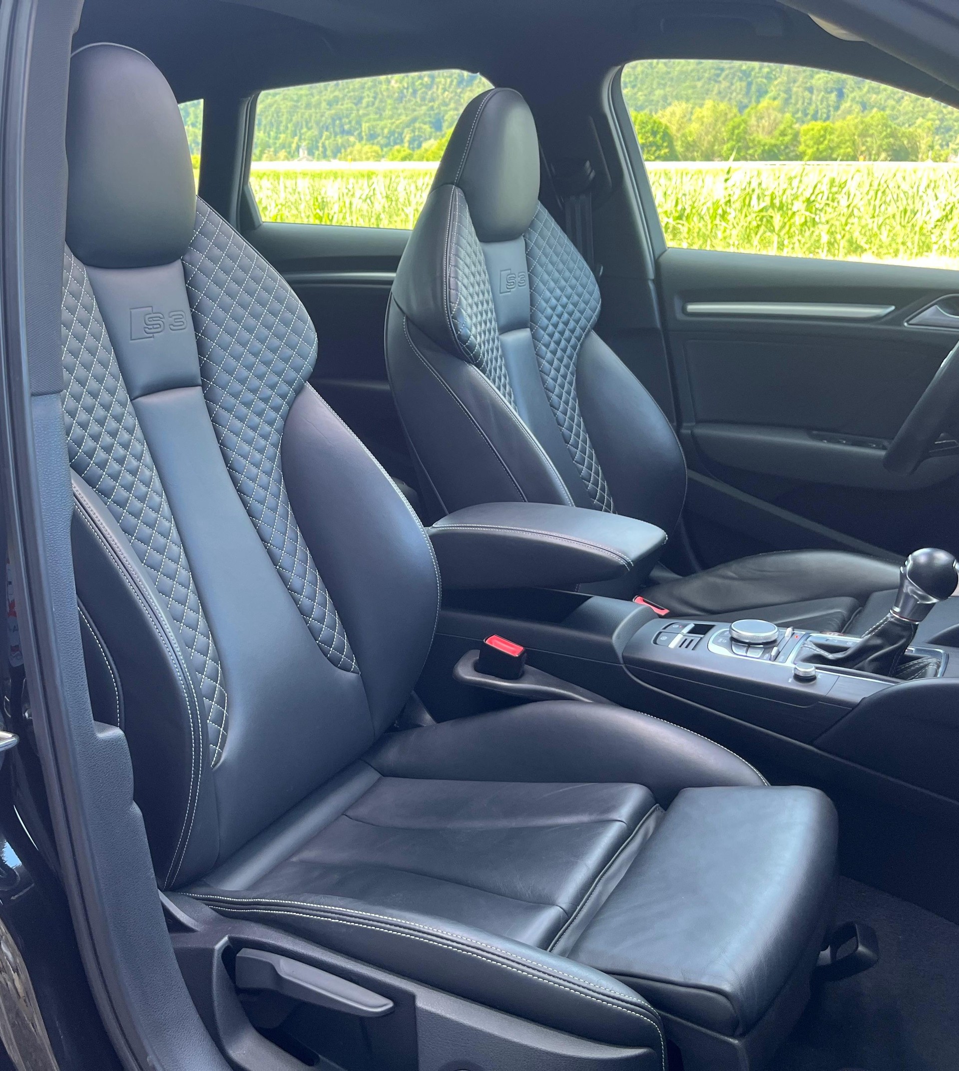 AUDI S3 Sportback 2.0 TFSI quattro S-tronic-image-10