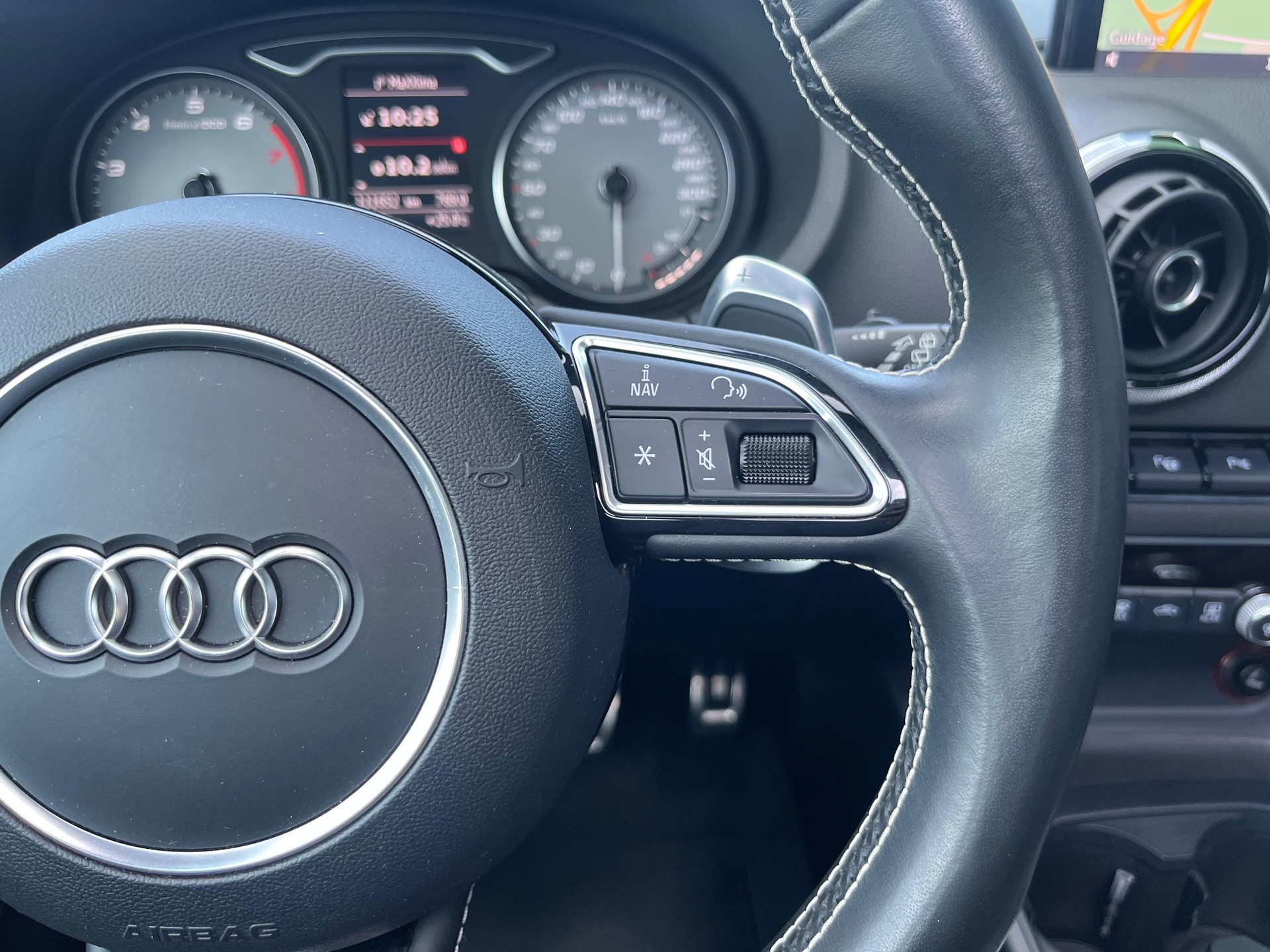 AUDI S3 Sportback 2.0 TFSI quattro S-tronic-image-16