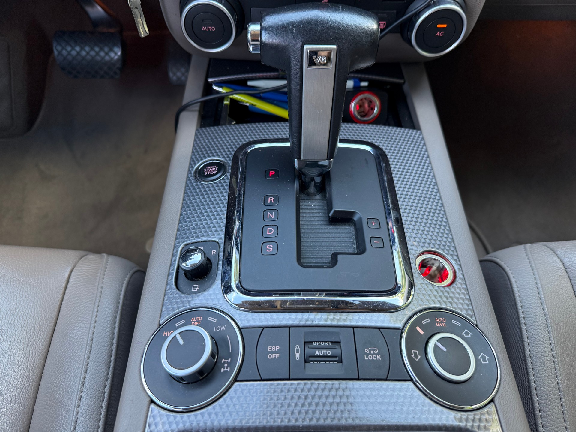 VW Touareg 3.0 TDI-image-9