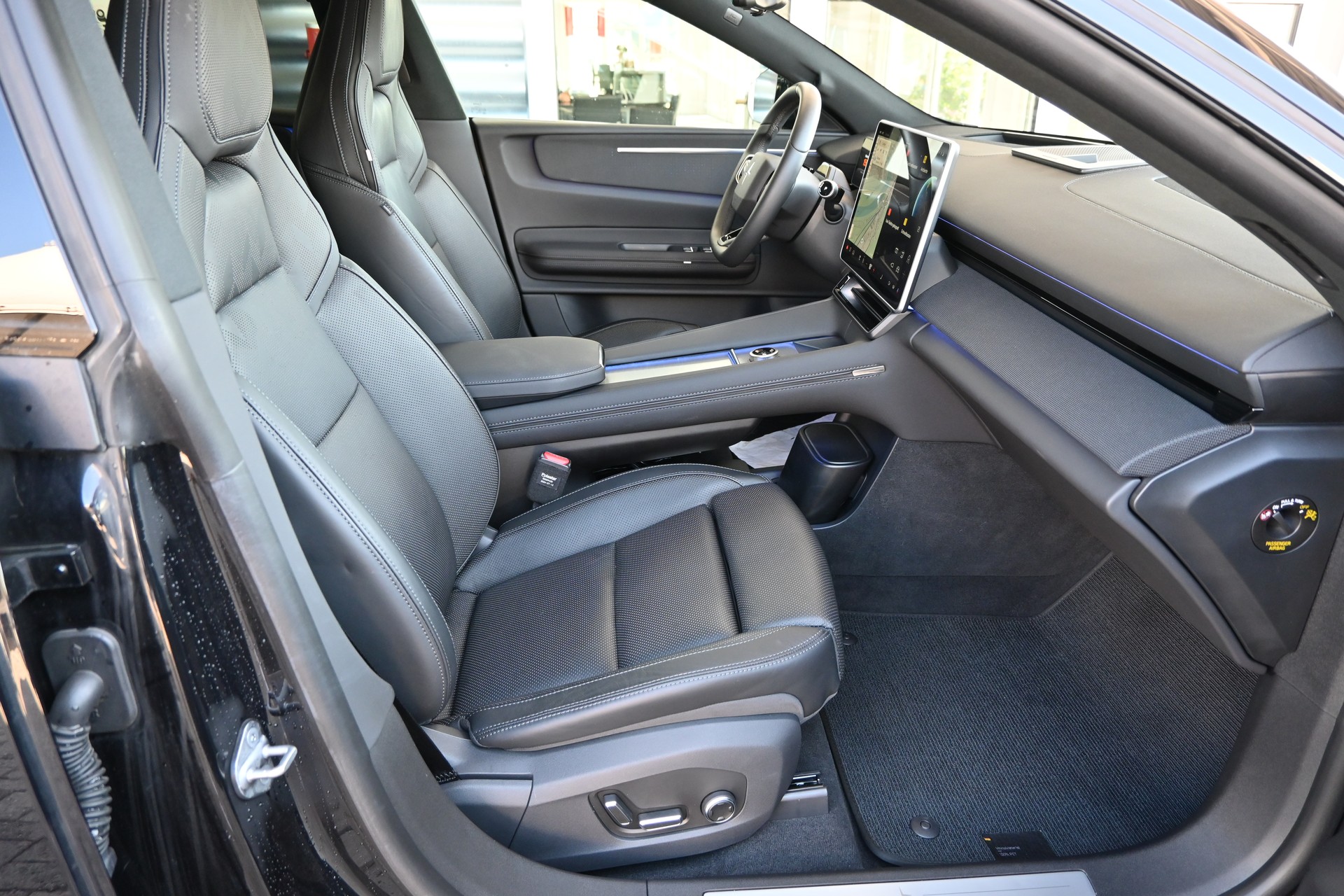 POLESTAR Polestar 4 Long Range Dual 100kWh 4x4 544PS (CH Auto)-image-11