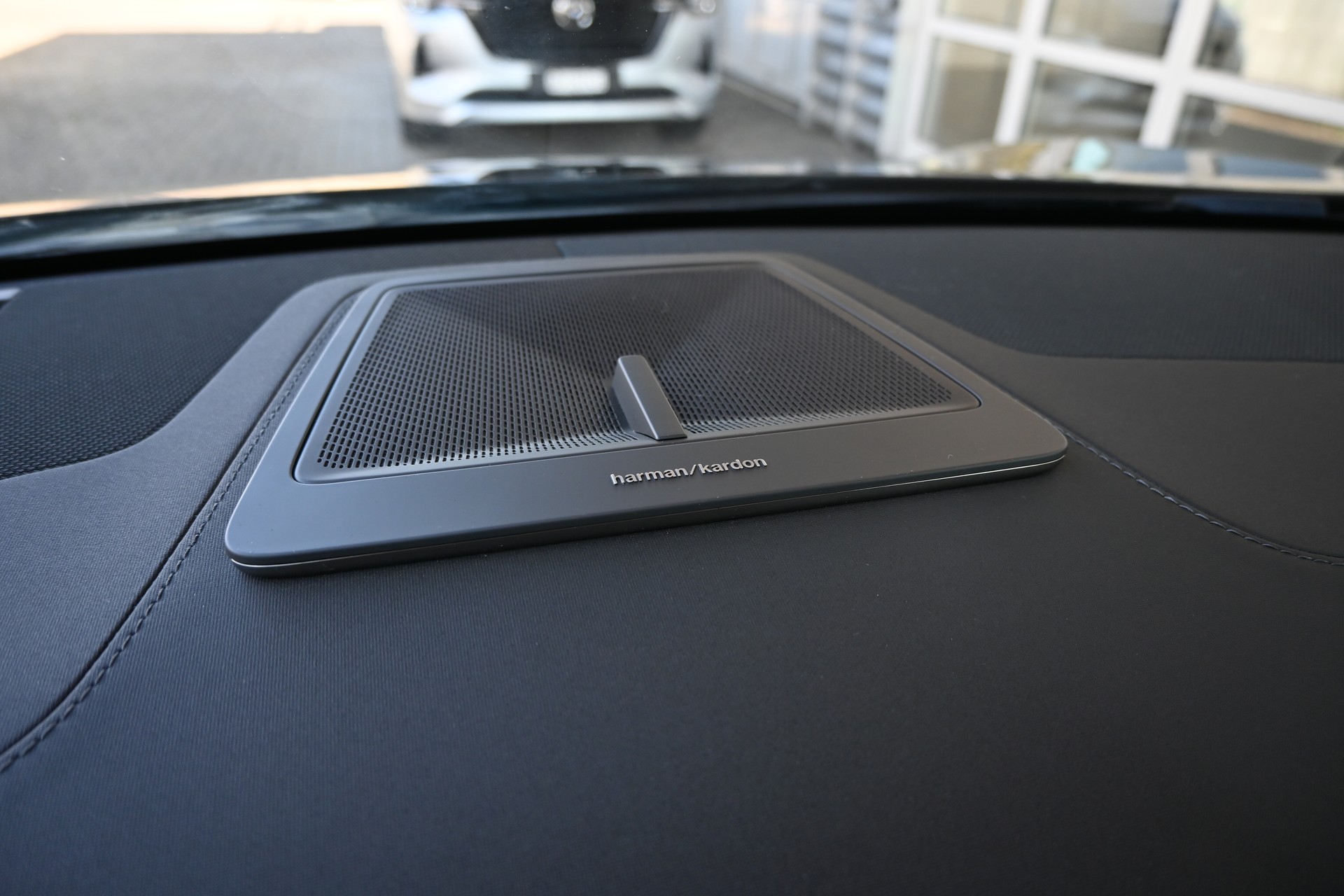 POLESTAR Polestar 4 Long Range Dual 100kWh 4x4 544PS (CH Auto)-image-17