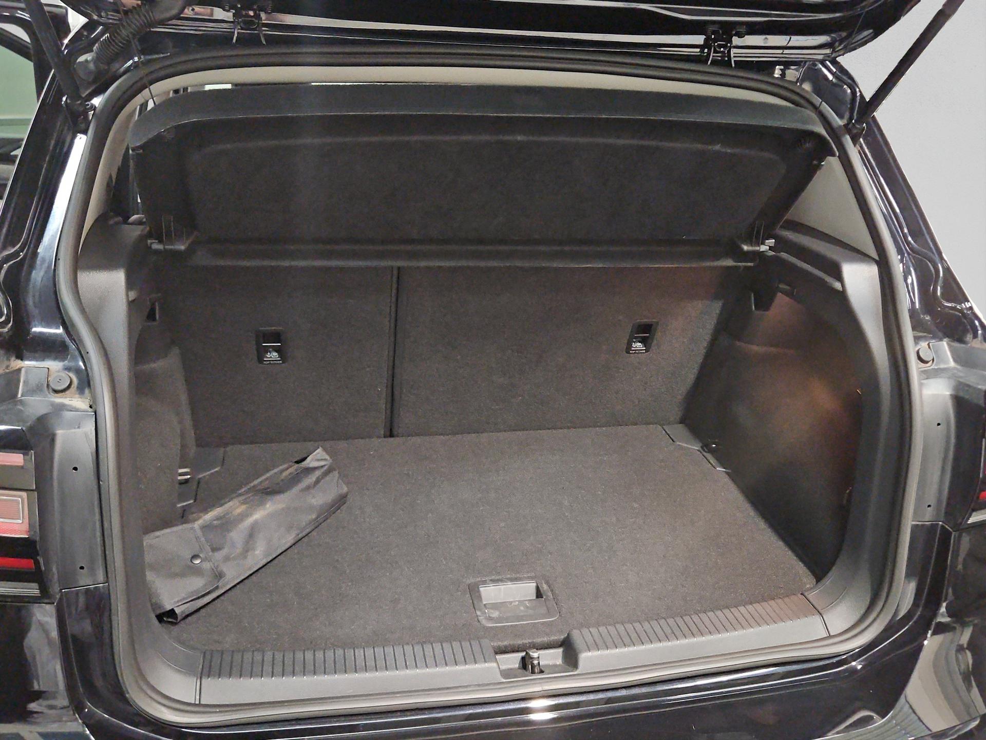 VW T-Cross 1.0 TSI Life-image-15