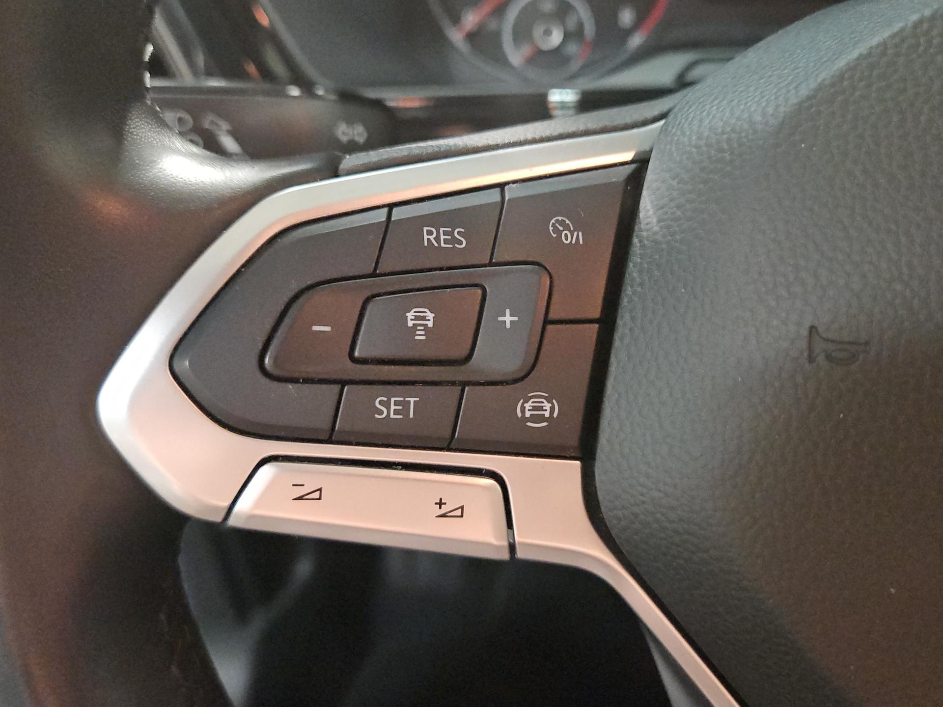 VW T-Cross 1.0 TSI Life-image-19