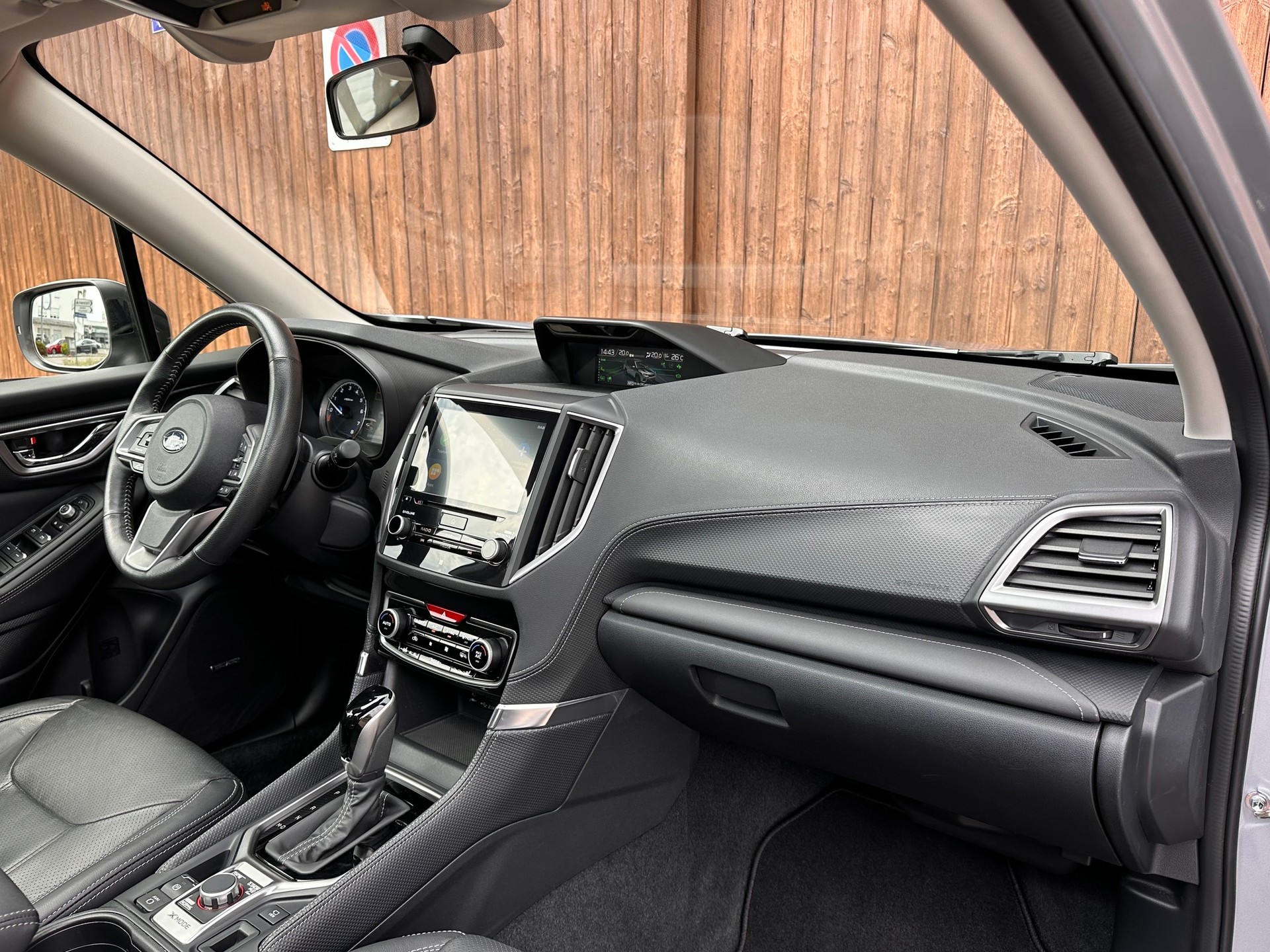 SUBARU Forester 2.0i e-Boxer Luxury Lineartronic 166PS-image-15