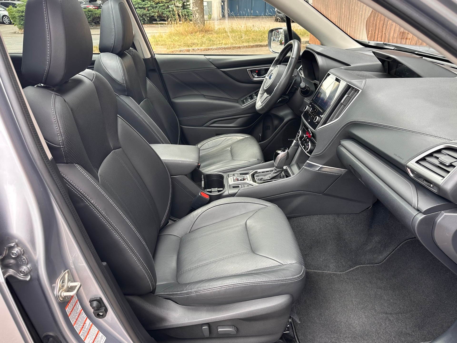 SUBARU Forester 2.0i e-Boxer Luxury Lineartronic 166PS-image-14