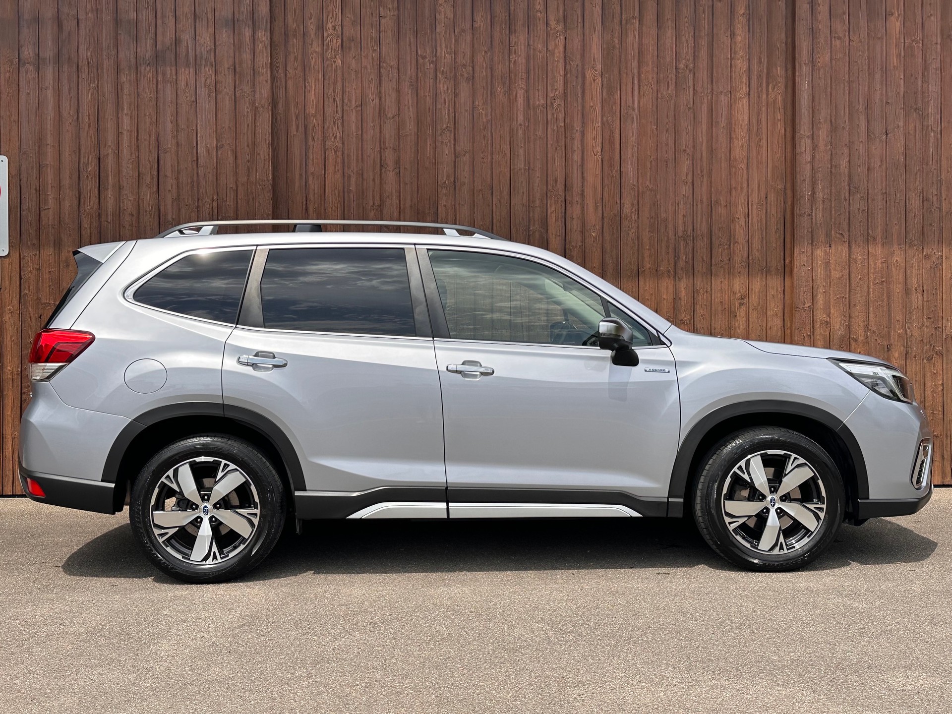 SUBARU Forester 2.0i e-Boxer Luxury Lineartronic 166PS-image-0
