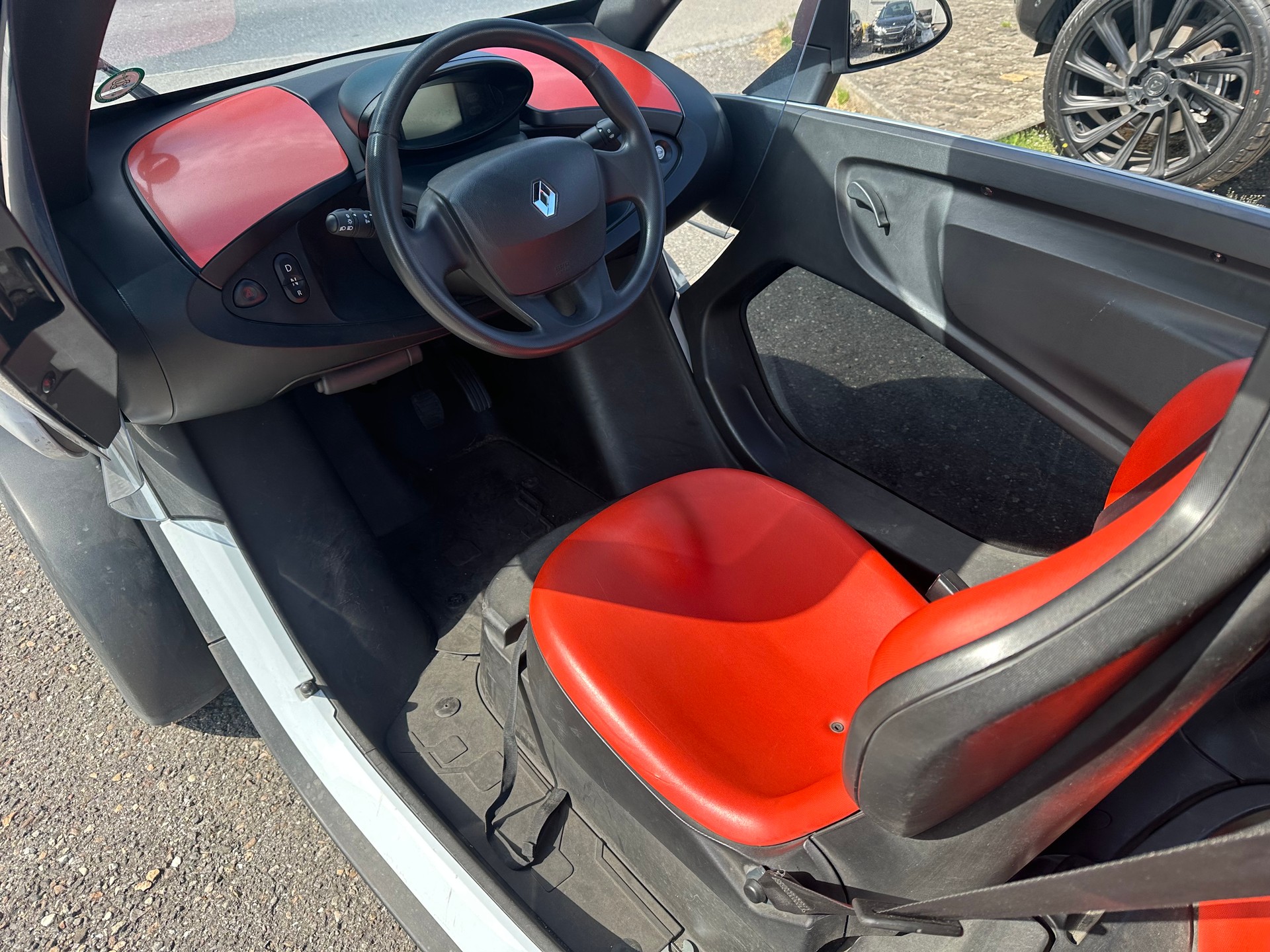 RENAULT Twizy Z.E. Urban (inkl. Batterie)-image-2