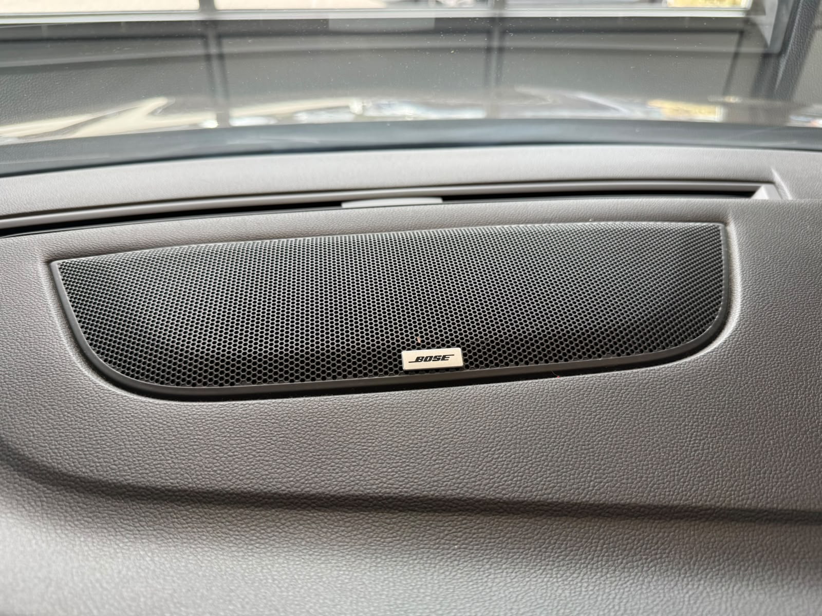 RENAULT Mégane 1.2 16V Turbo Bose EDC-image-13
