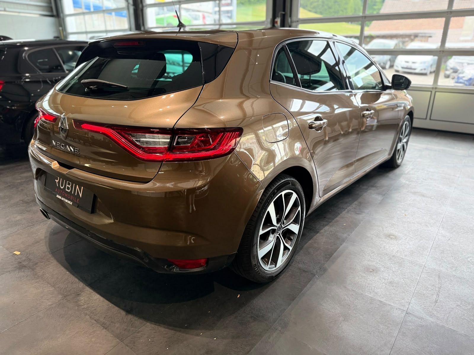 RENAULT Mégane 1.2 16V Turbo Bose EDC-image-3