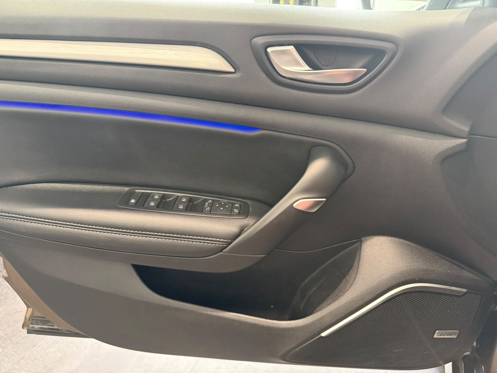 RENAULT Mégane 1.2 16V Turbo Bose EDC-image-14