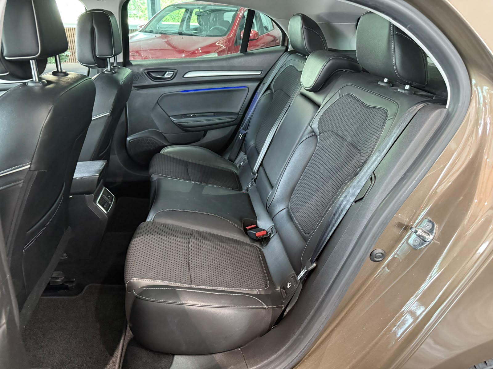 RENAULT Mégane 1.2 16V Turbo Bose EDC-image-8