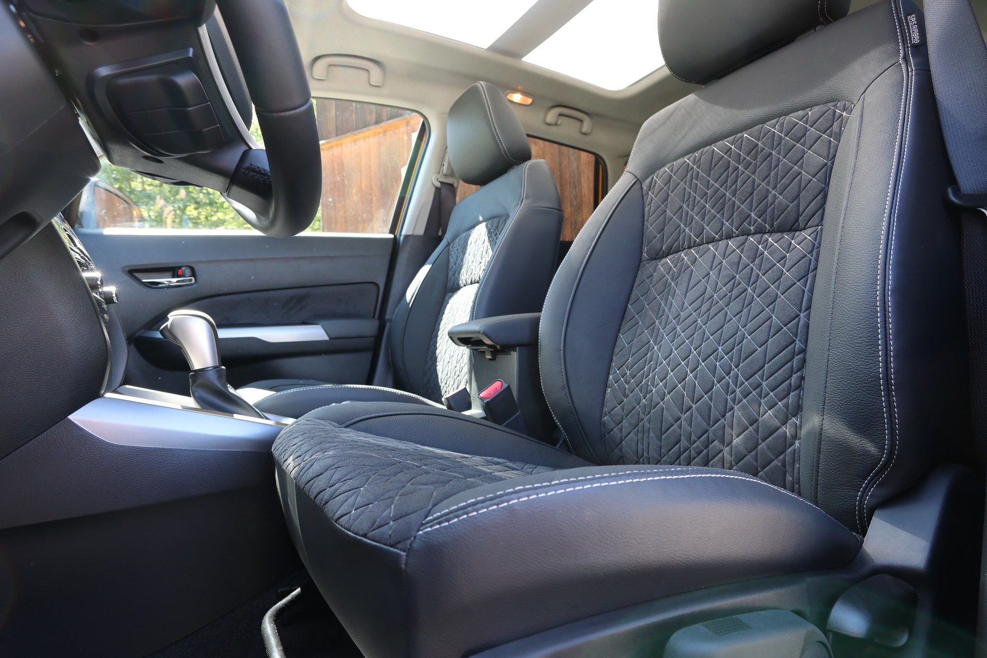 SUZUKI Vitara 1.4T Sakura Top 4x4 Hybrid Automatic-image-11