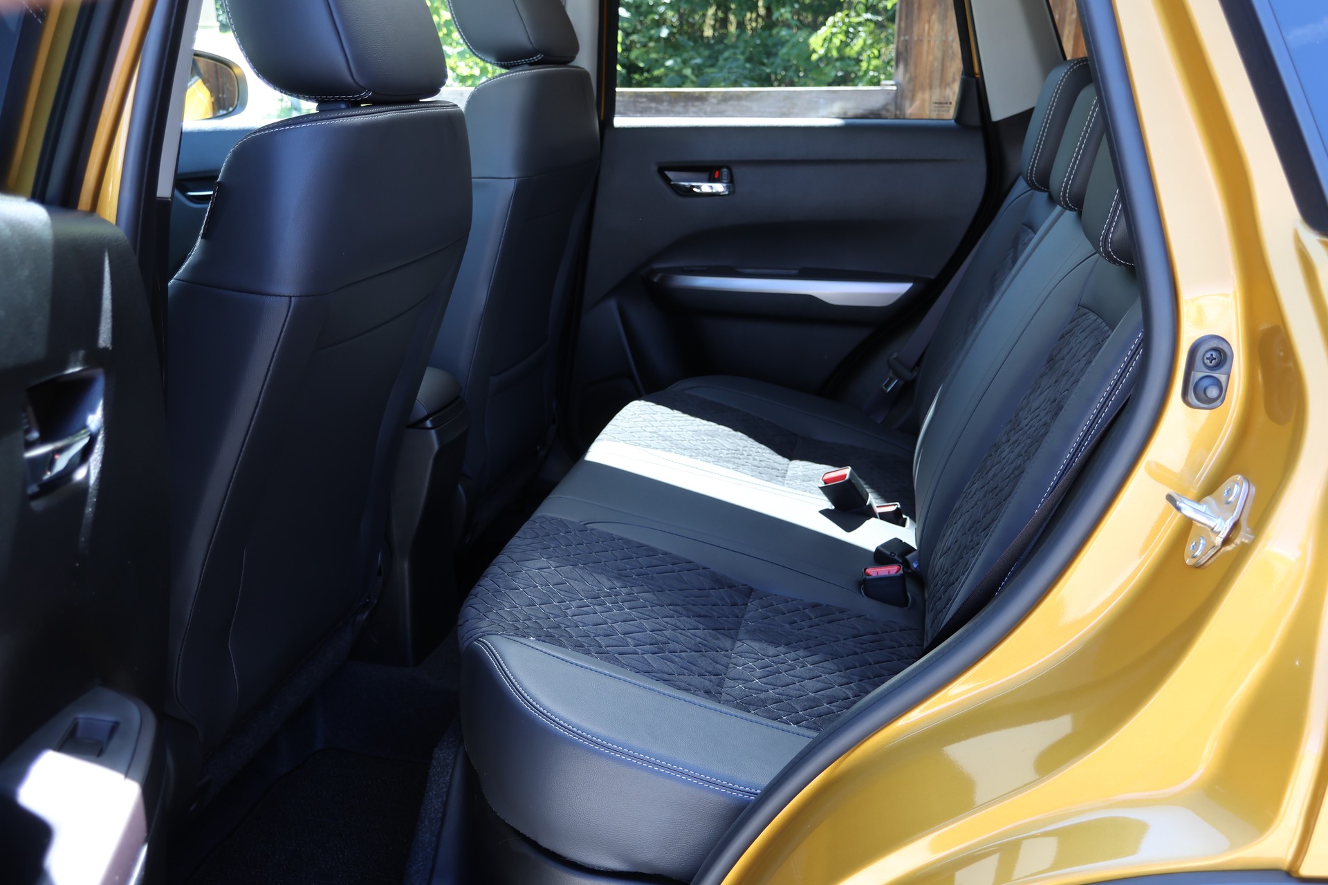 SUZUKI Vitara 1.4T Sakura Top 4x4 Hybrid Automatic-image-13