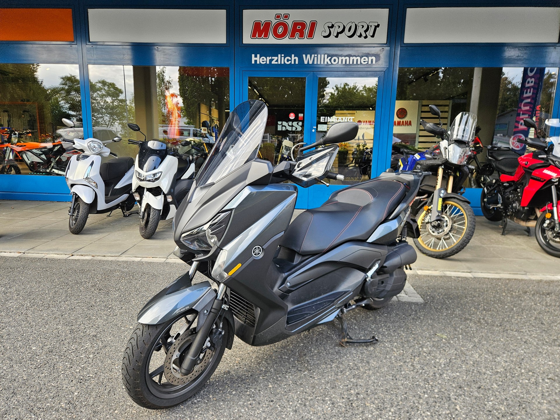 YAMAHA X-MaxYP 125 R ABS-showroom-element-2