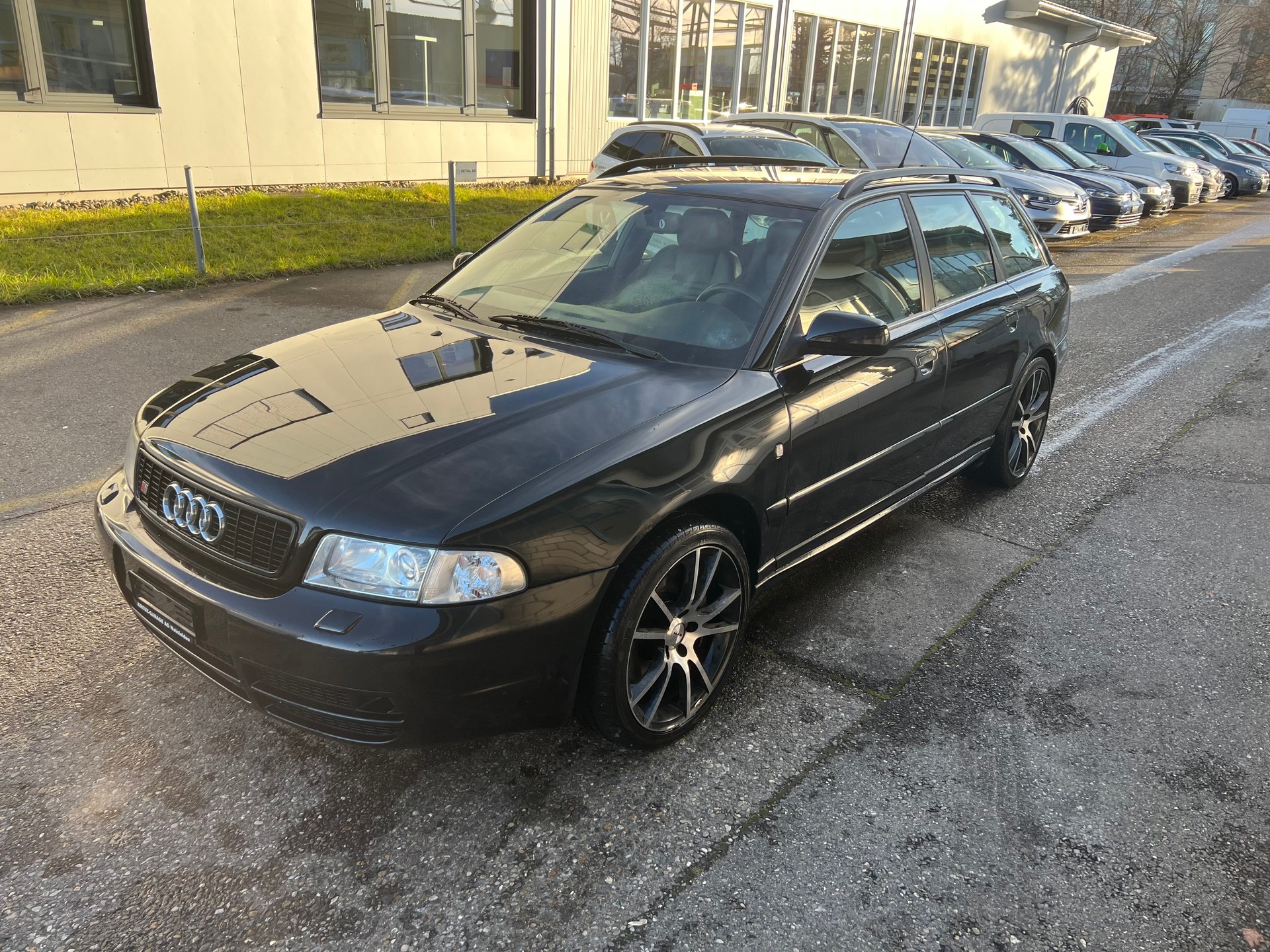 AUDI S4 Avant quattro-image-1