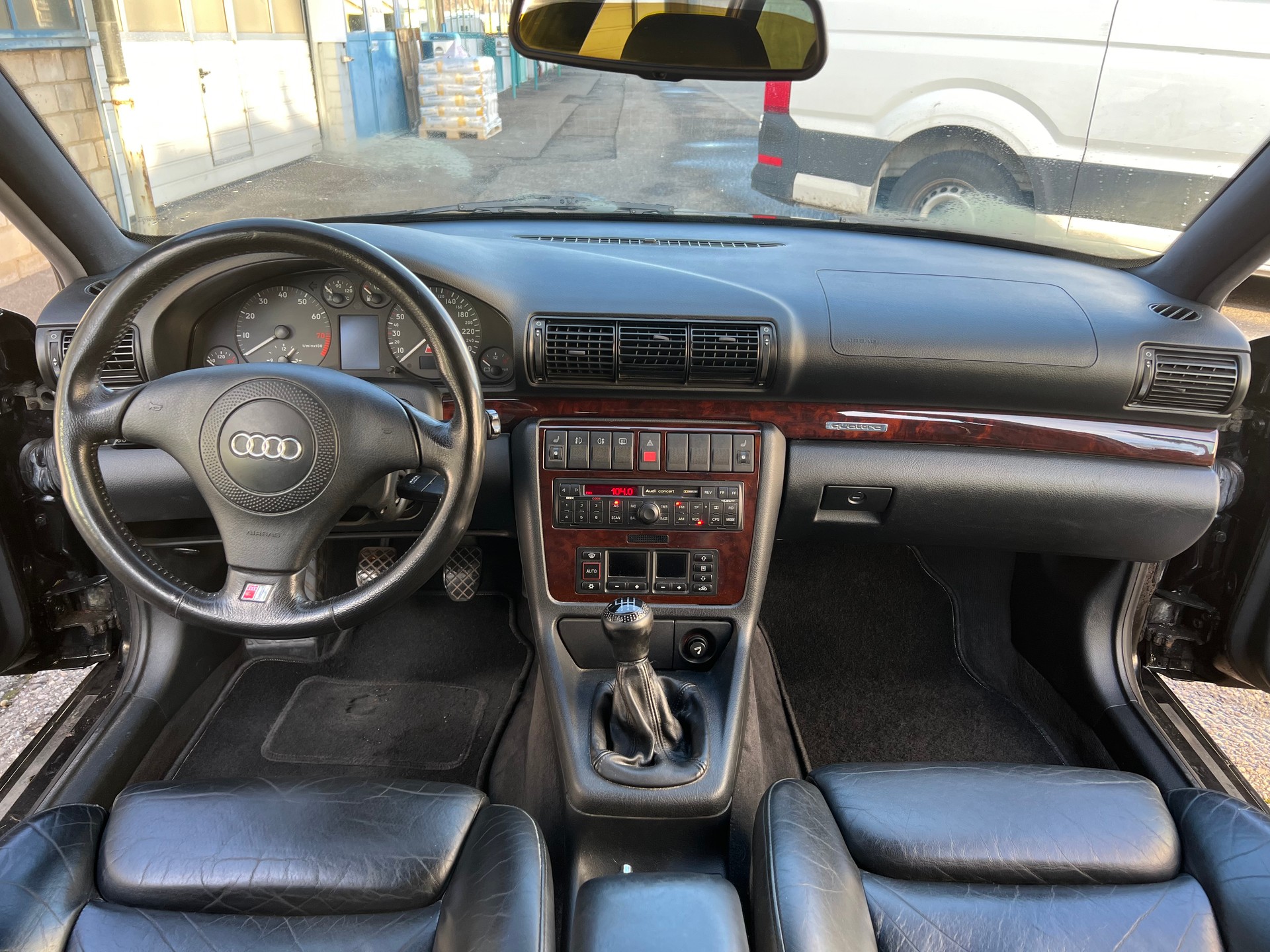 AUDI S4 Avant quattro-image-6