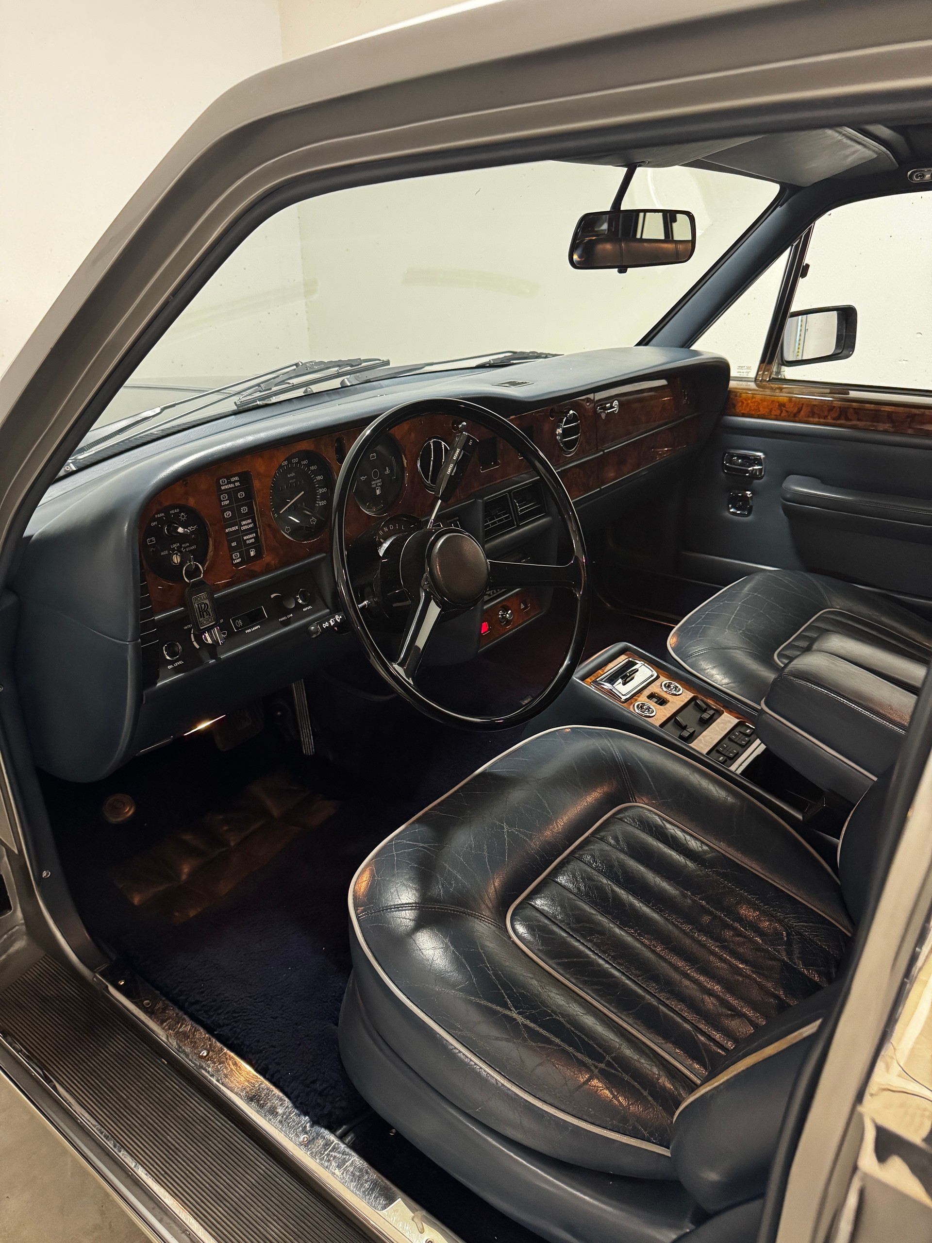 ROLLS-ROYCE Silver Spirit II *Veteran*-image-7