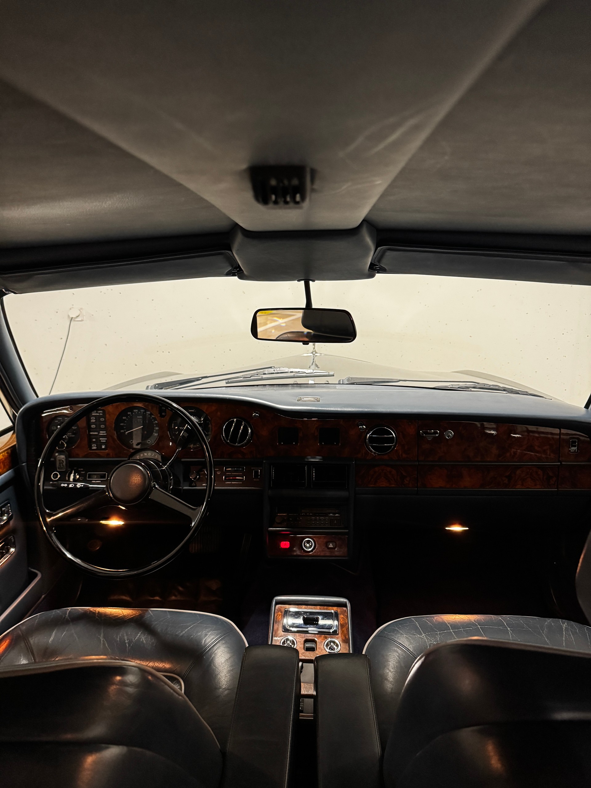 ROLLS-ROYCE Silver Spirit II *Veteran*-image-12