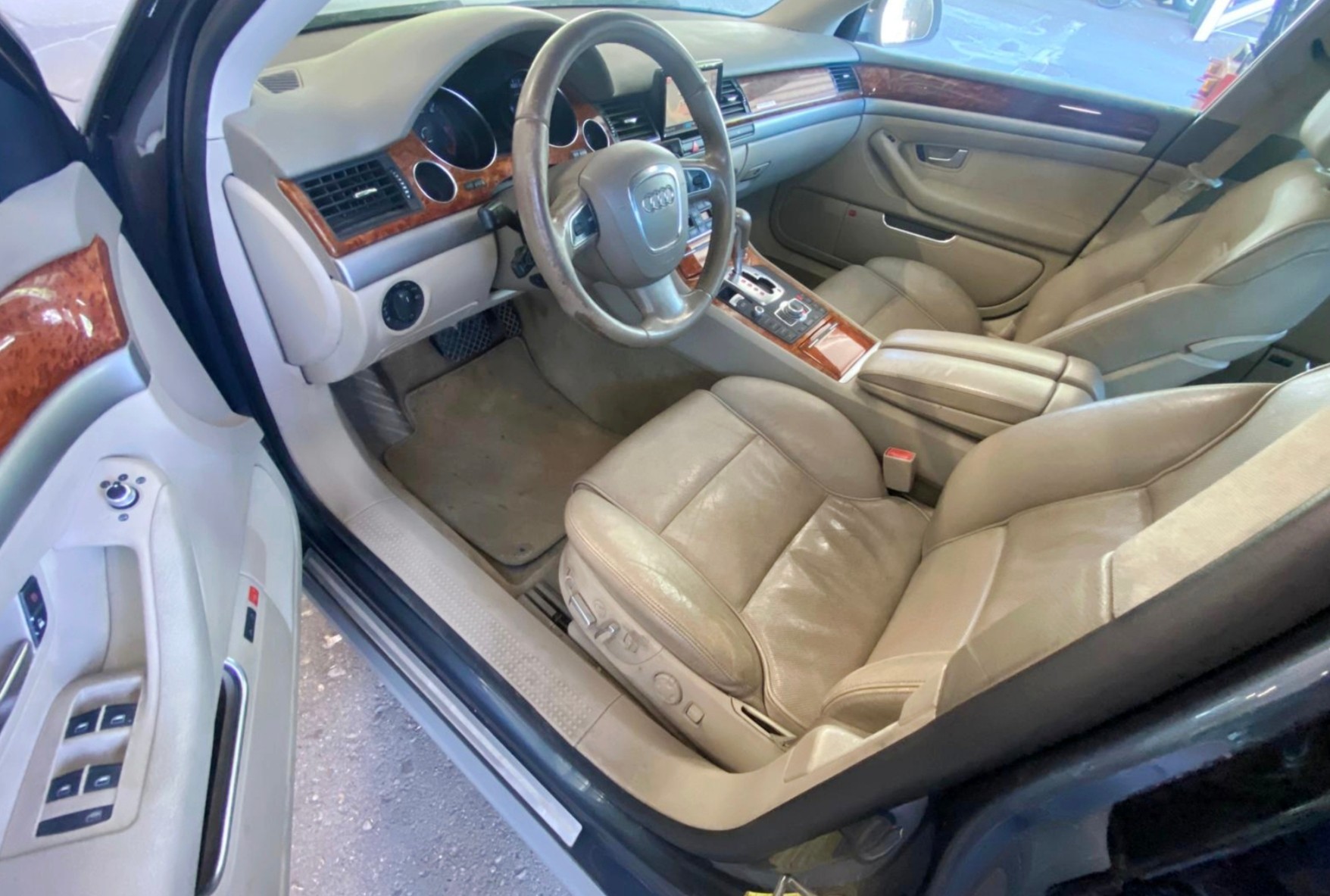 AUDI A8 L 3.0 TDI quattro tiptronic-image-9