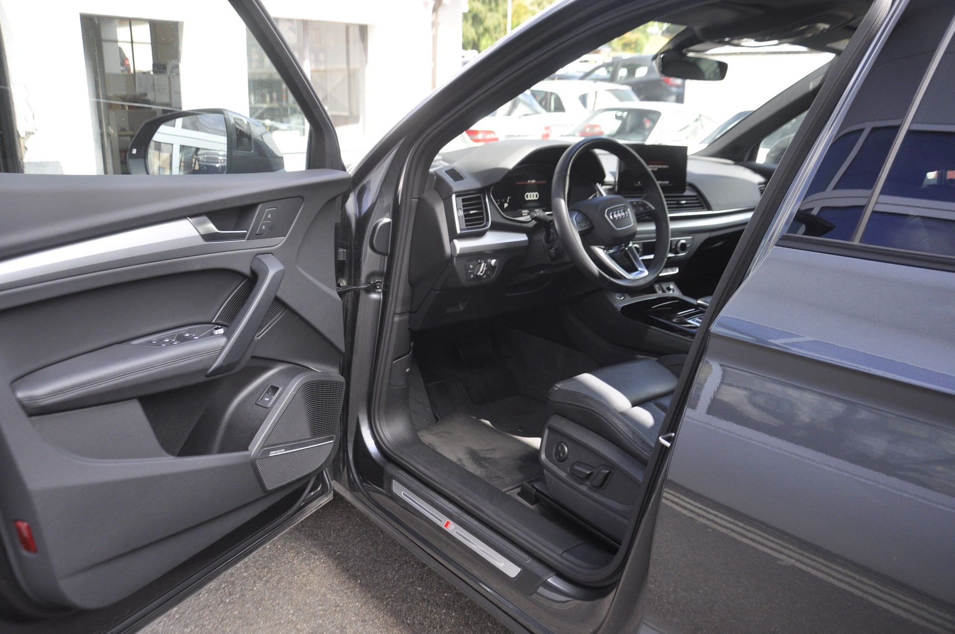 AUDI Q5 Sportback 50 TDI S line quattro tiptronic I Anhängerkupplung-image-3