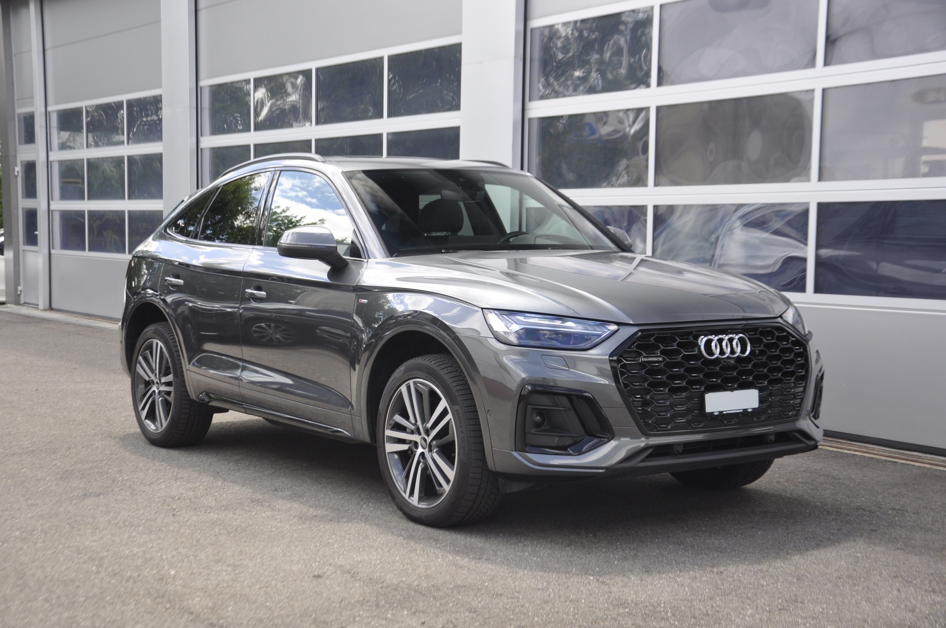 AUDI Q5 Sportback 50 TDI S line quattro tiptronic I Anhängerkupplung-image-0