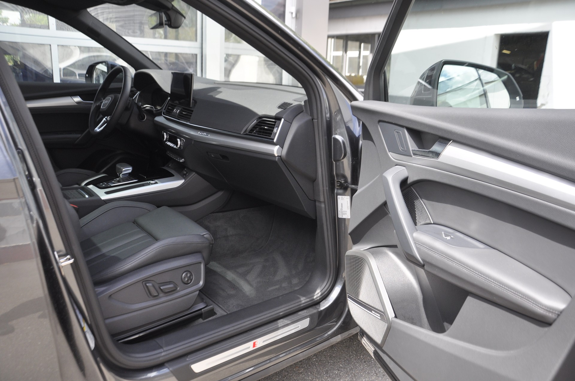 AUDI Q5 Sportback 50 TDI S line quattro tiptronic I Anhängerkupplung-image-6