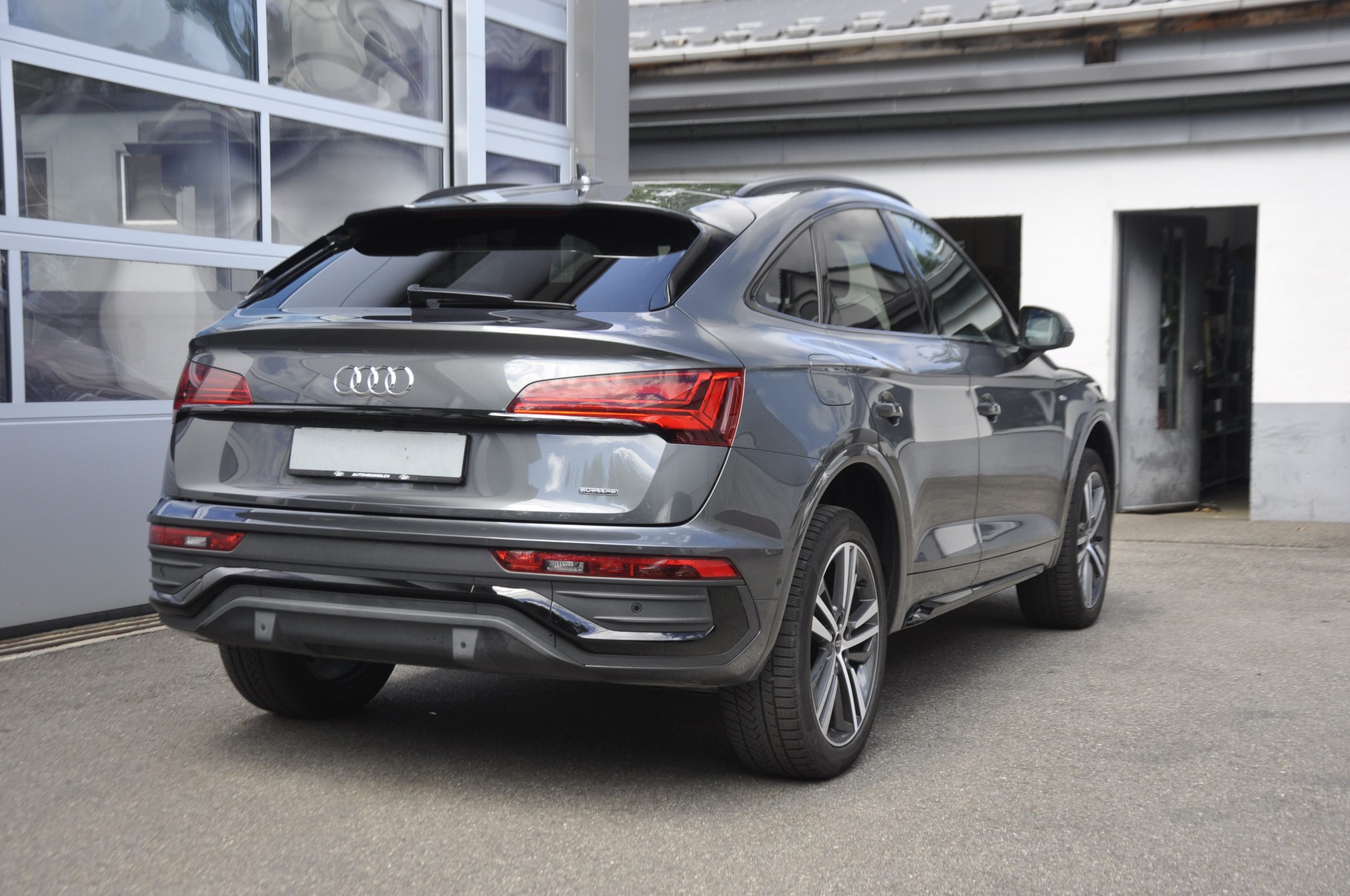 AUDI Q5 Sportback 50 TDI S line quattro tiptronic I Anhängerkupplung-image-2