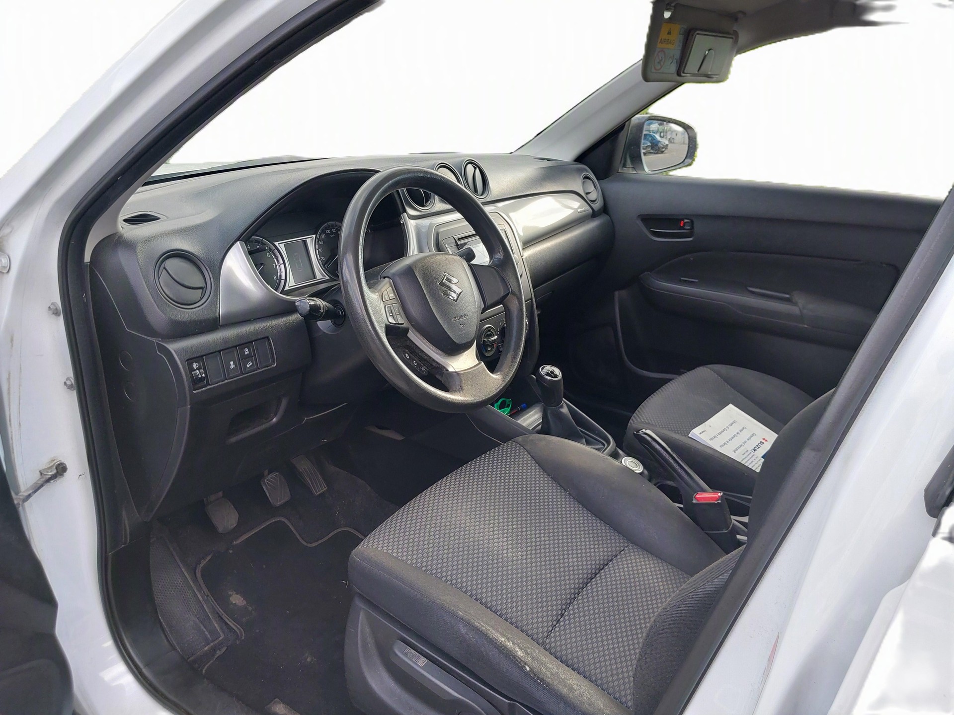 SUZUKI Vitara 1.6 Unico-image-4