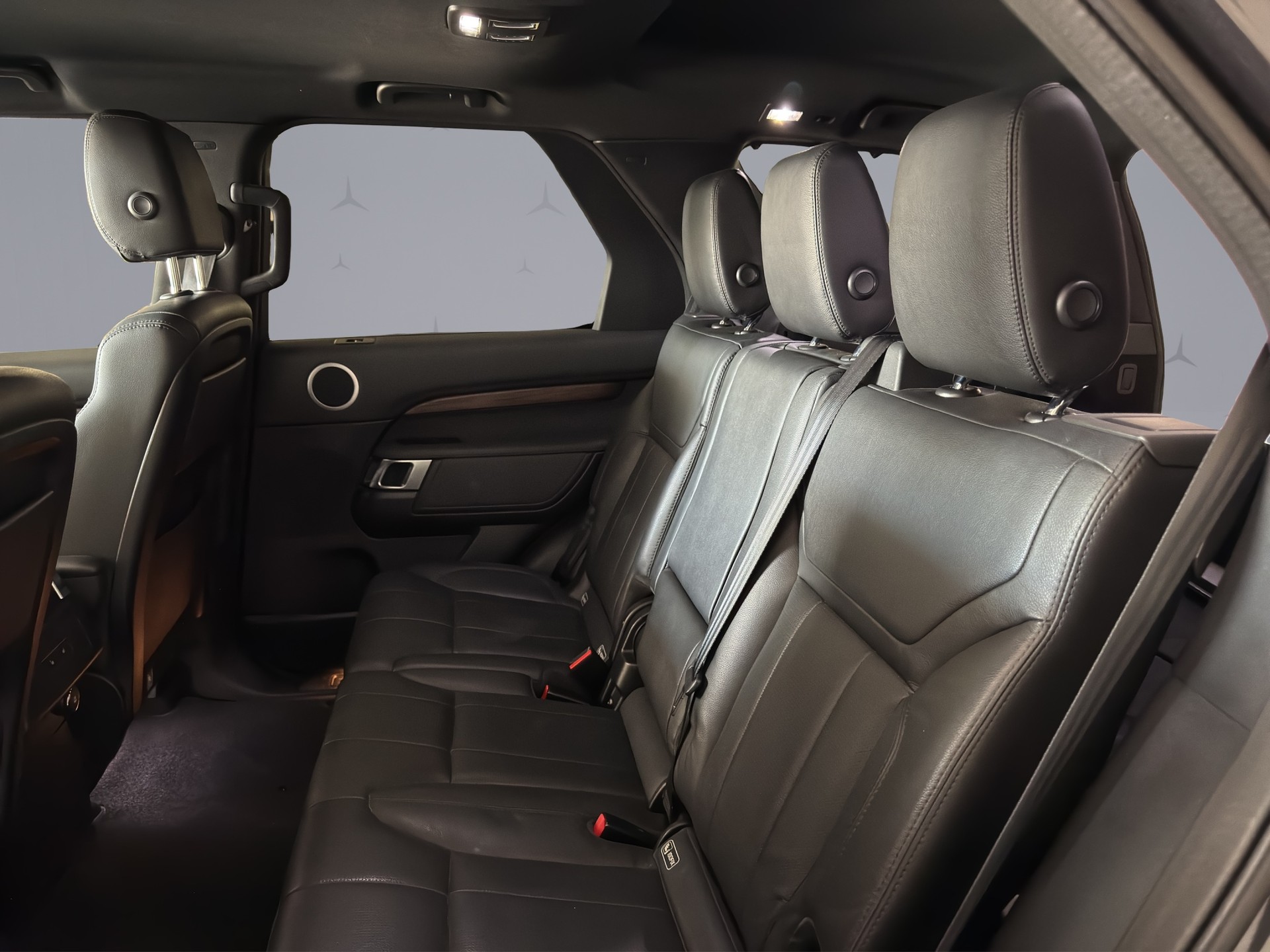 LAND ROVER Discovery 3.0 SDV6 HSE Automatic-image-18