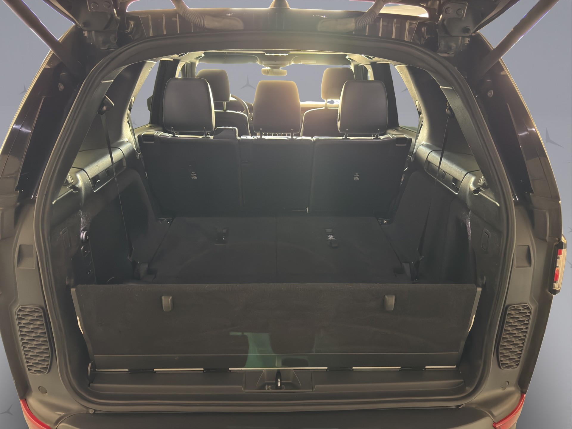 LAND ROVER Discovery 3.0 SDV6 HSE Automatic-image-4