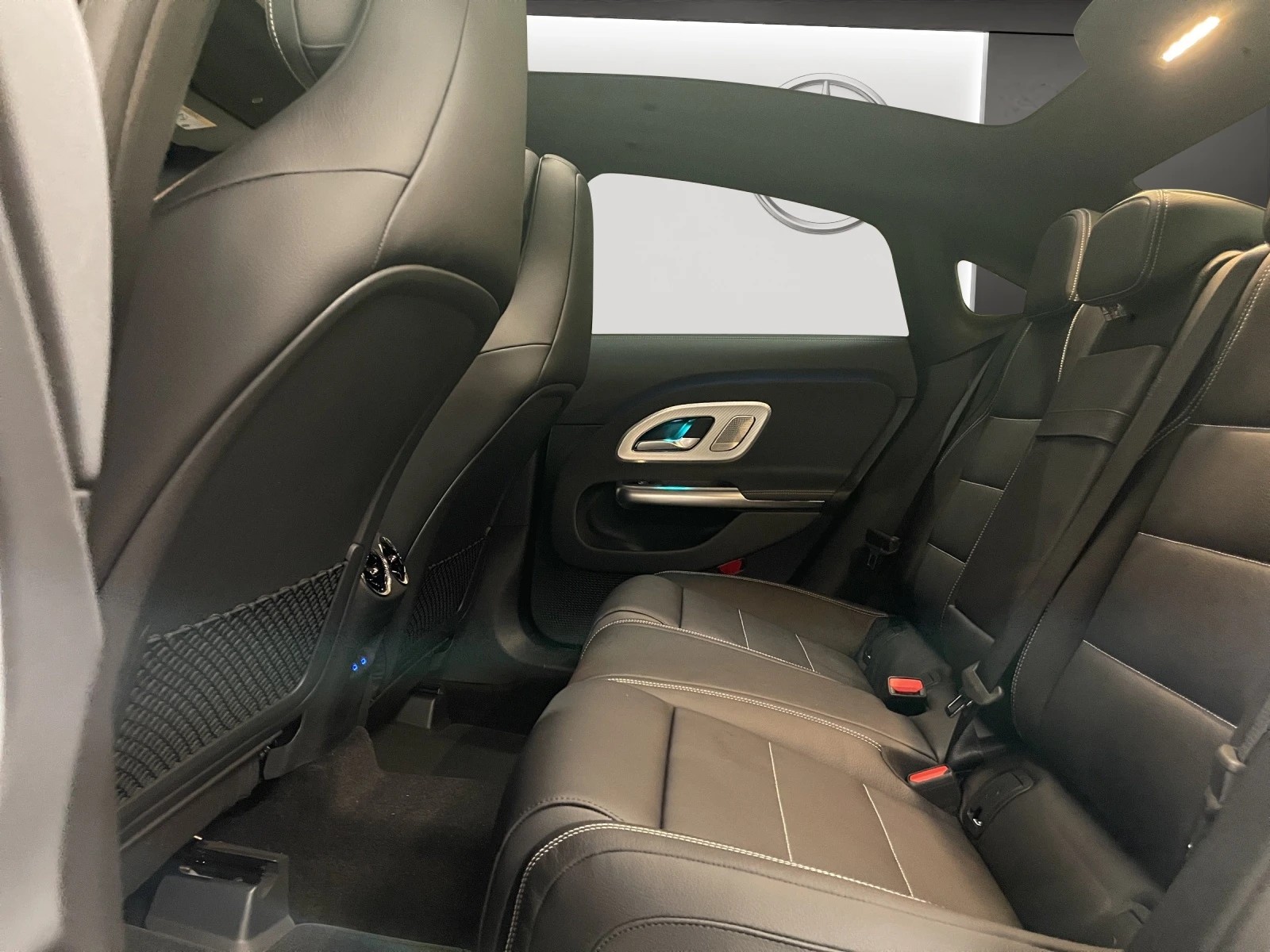 MERCEDES-BENZ CLA 220 8G-DCT 4Matic-image-9