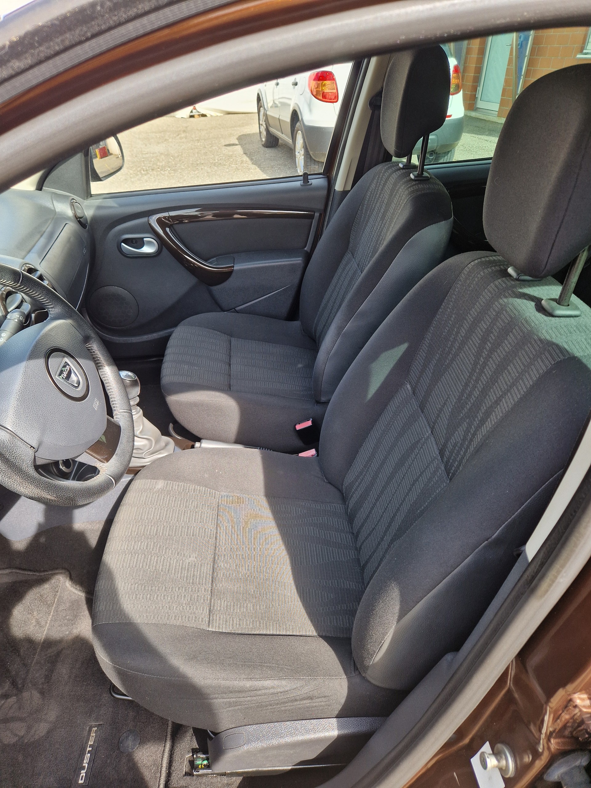 DACIA Duster 1.5 dCi Ambiance 4x4-image-9