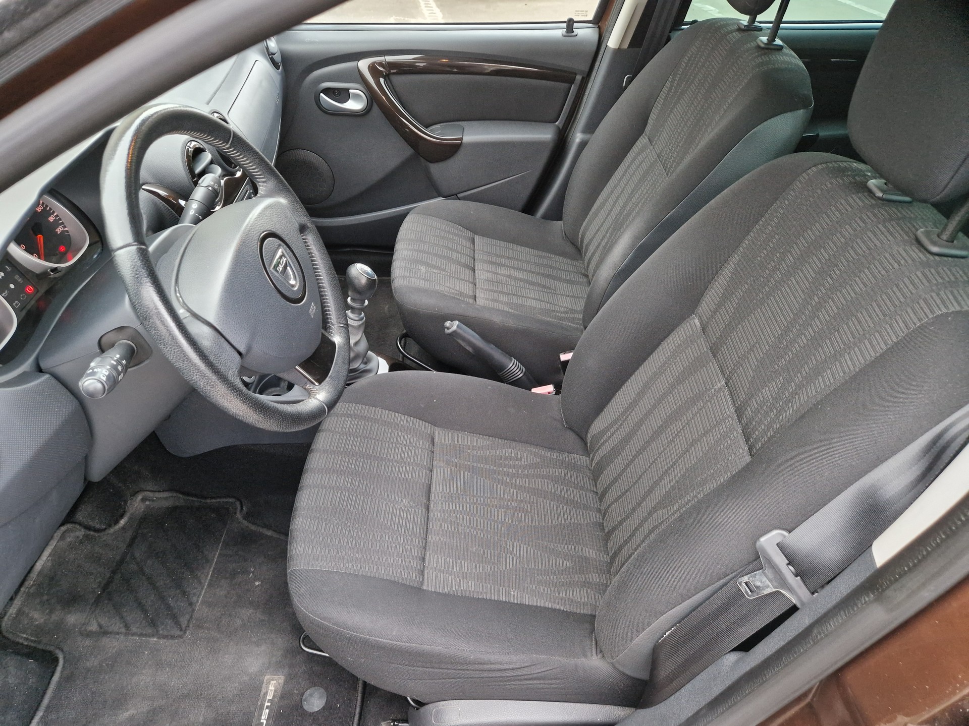 DACIA Duster 1.5 dCi Ambiance 4x4-image-10