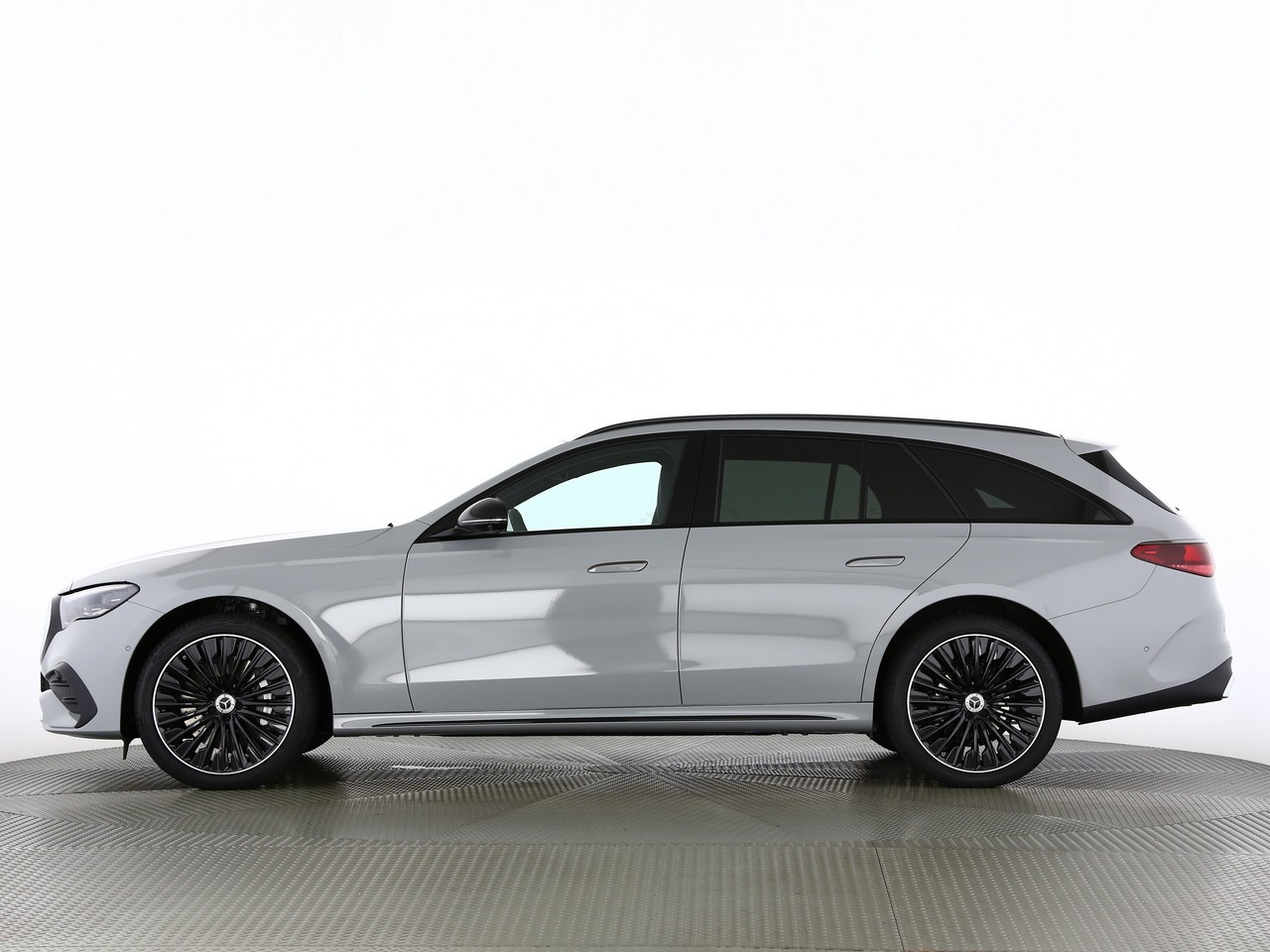 MERCEDES-BENZ E 220 d 4MATIC T-Modell "Swiss Star"-image-2