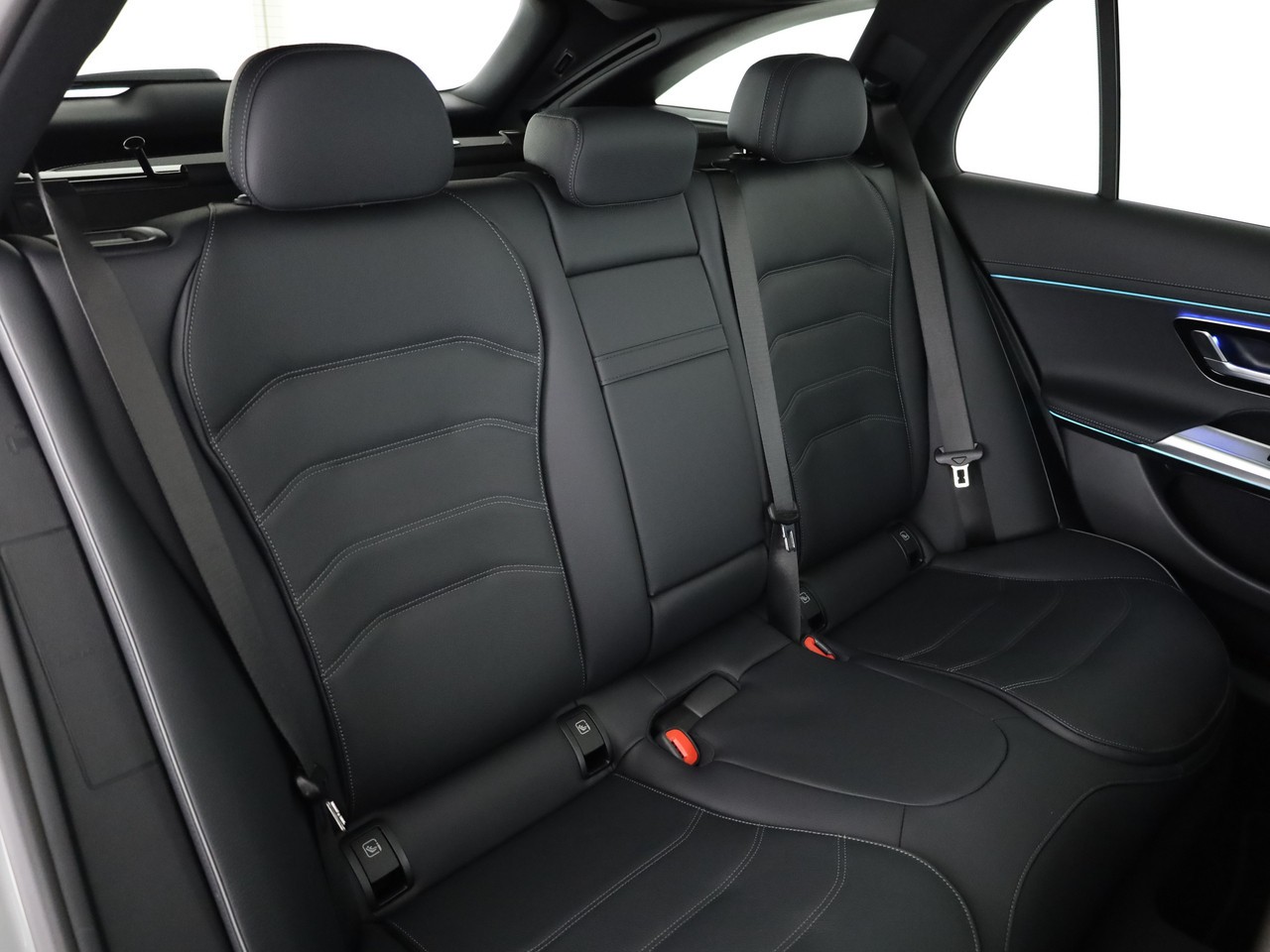 MERCEDES-BENZ E 220 d 4MATIC T-Modell "Swiss Star"-image-11