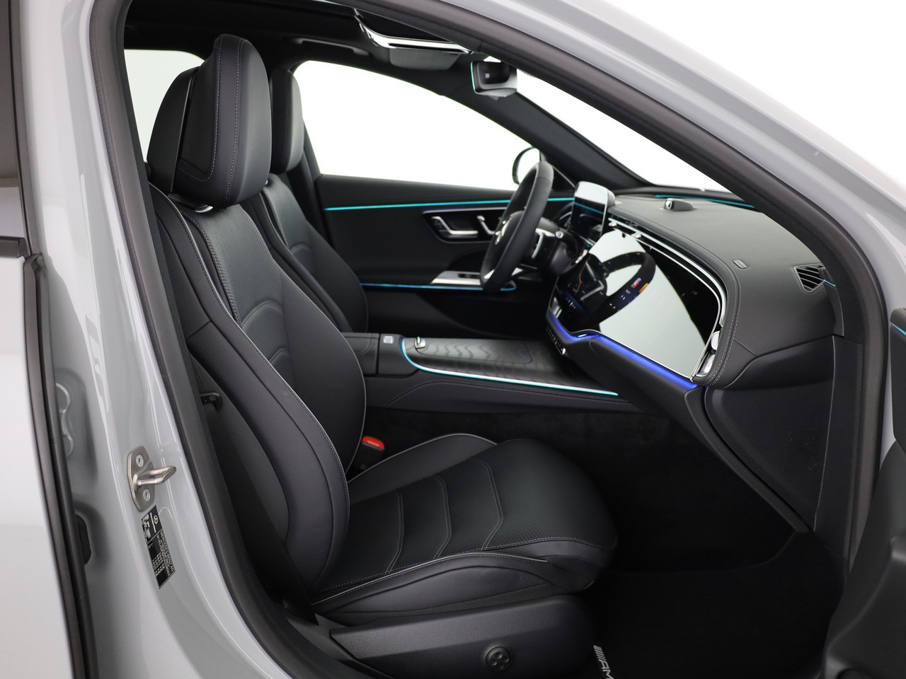 MERCEDES-BENZ E 220 d 4MATIC T-Modell "Swiss Star"-image-9