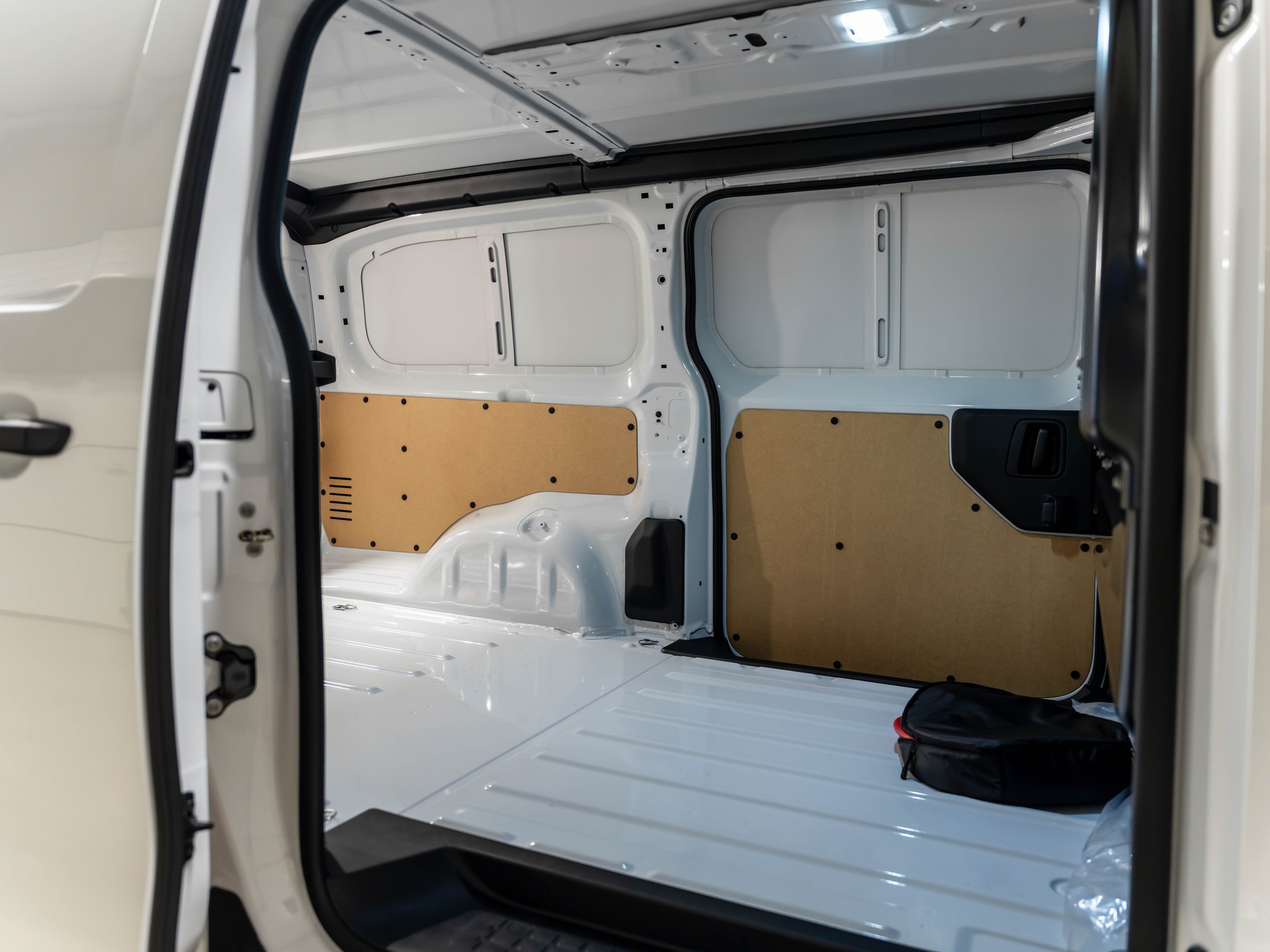 CITROEN e-Jumpy XL 75kWh 3500KG Anhängelast-image-12