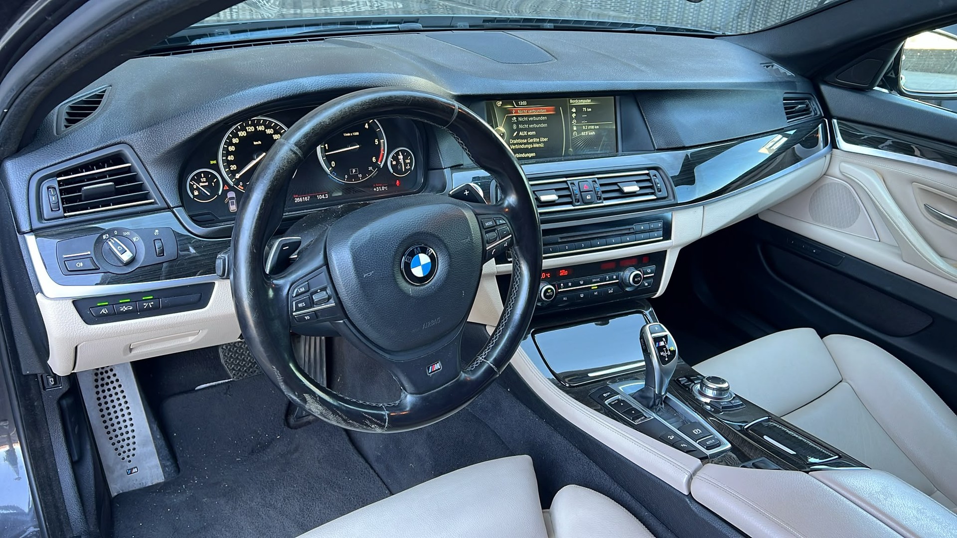 BMW M550d xDrive Touring Steptronic-image-9
