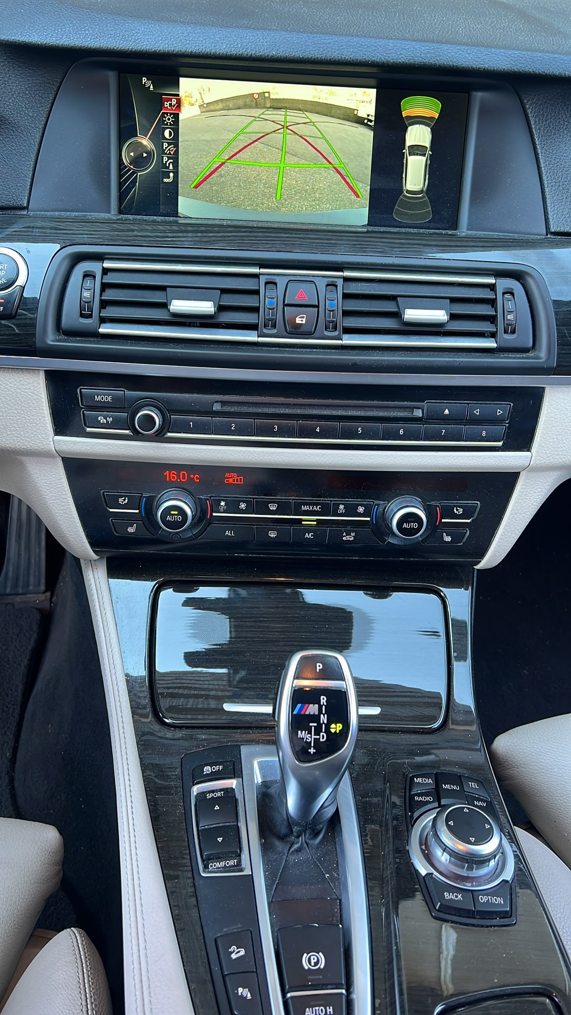 BMW M550d xDrive Touring Steptronic-image-13