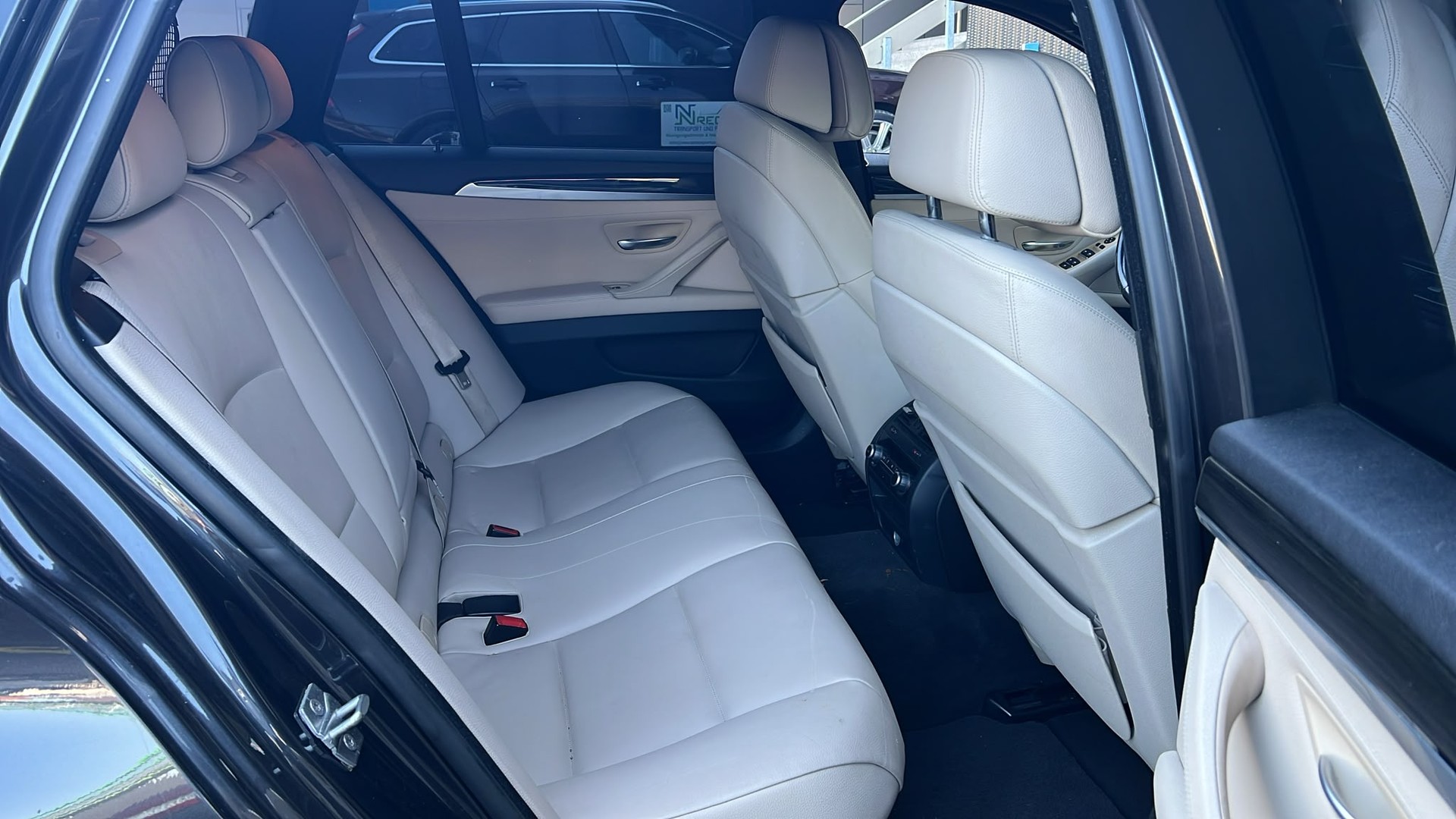BMW M550d xDrive Touring Steptronic-image-18