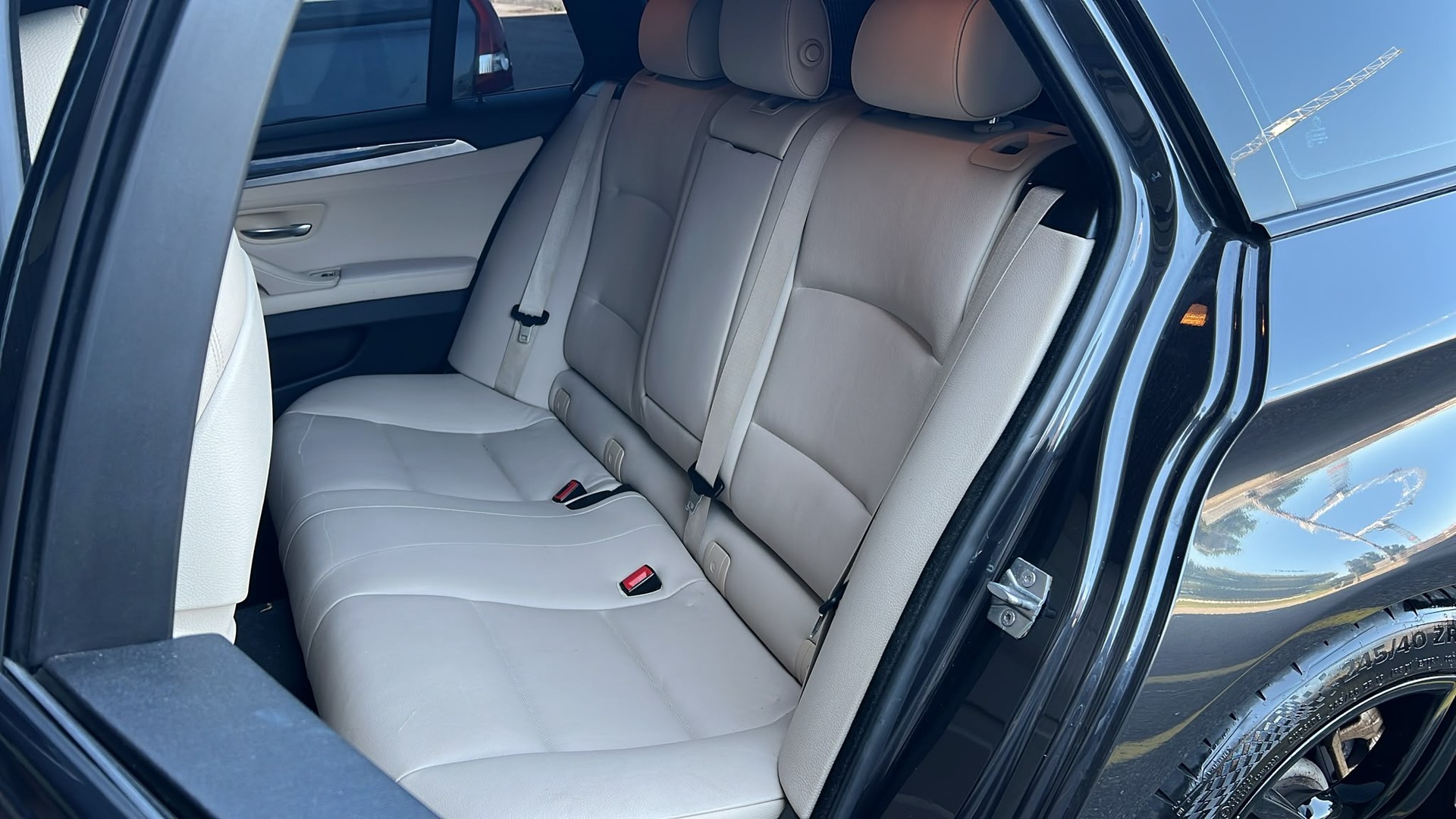 BMW M550d xDrive Touring Steptronic-image-17