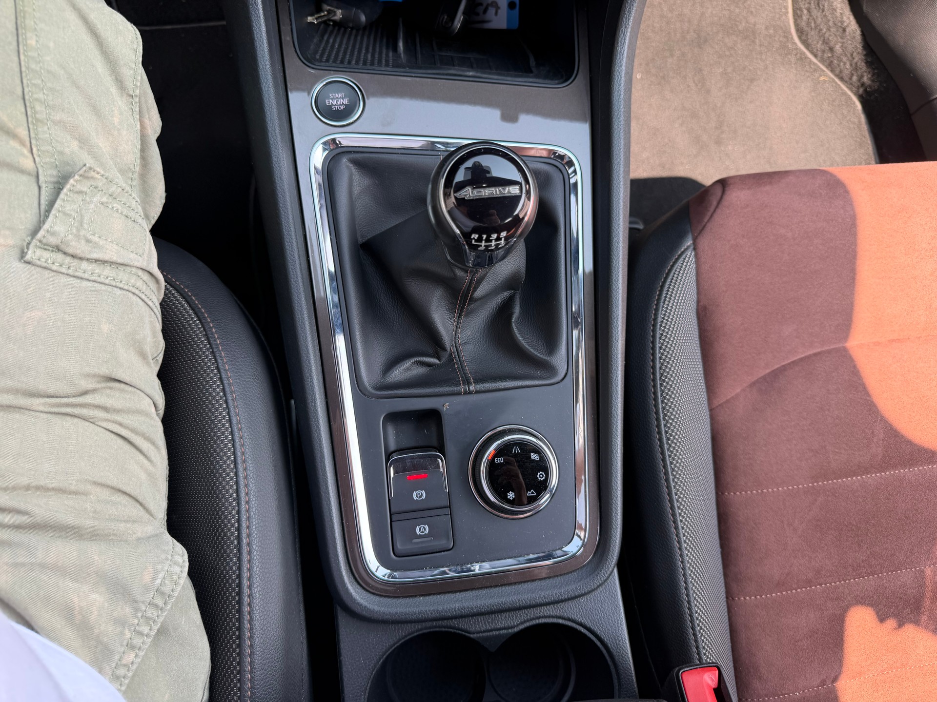 SEAT Ateca 1.4 TSI Xcellence 4Drive ATTELAGE 1900KG-image-49