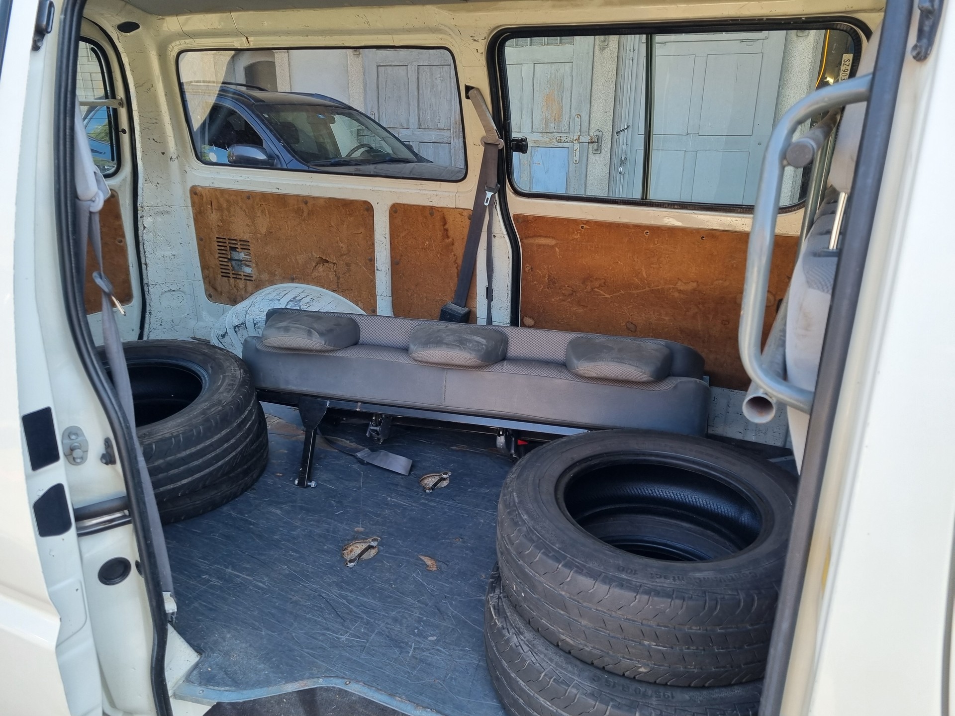 TOYOTA Hiace D-4D Van 4WD LWB-image-5