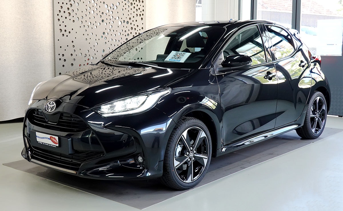 TOYOTA Yaris 1.5 Premium e-CVT-image-0