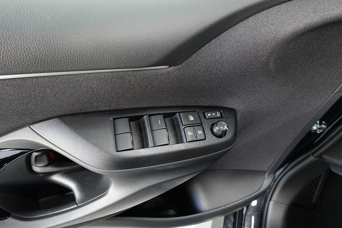 TOYOTA Yaris 1.5 Premium e-CVT-image-11