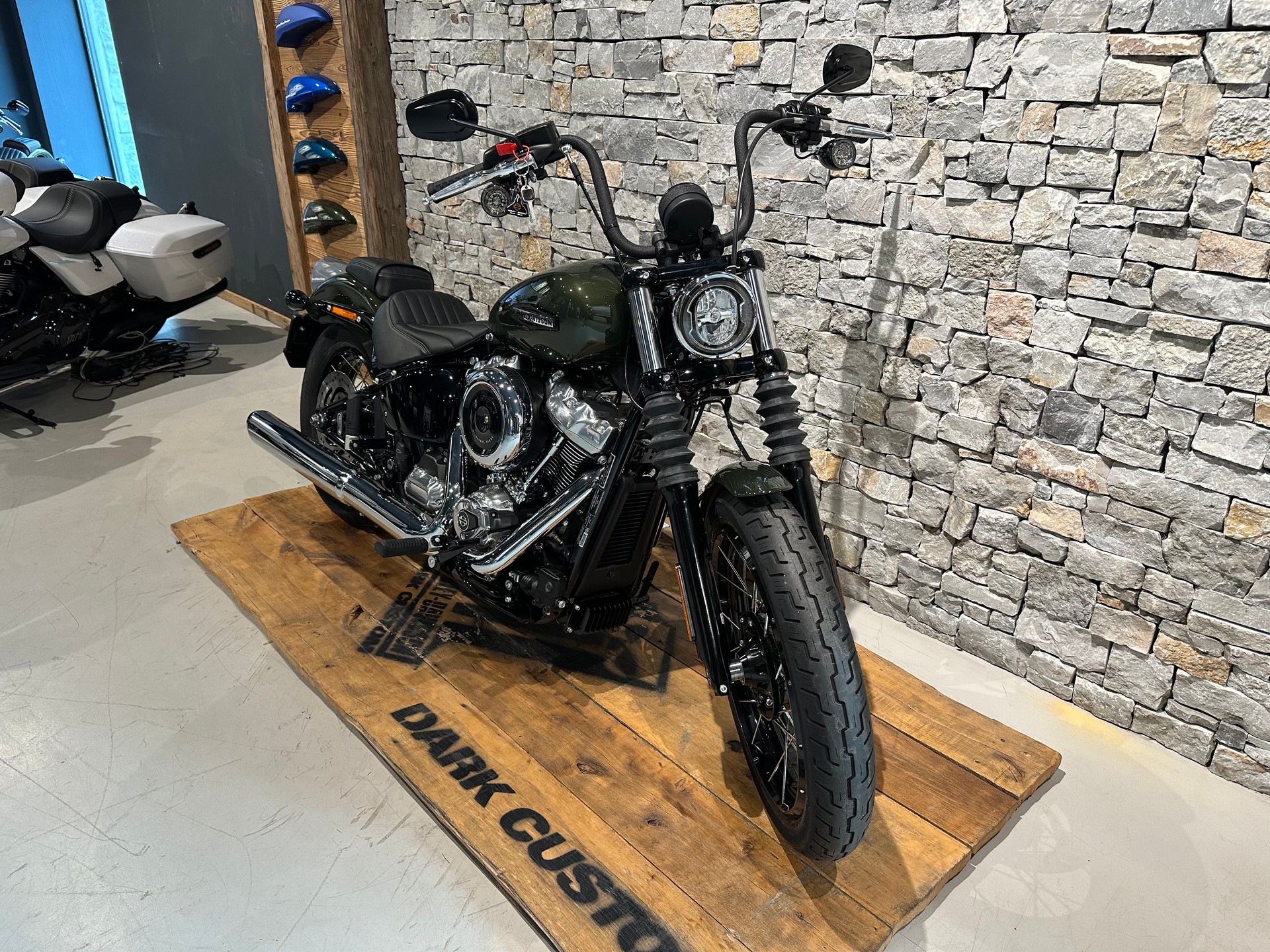 HARLEY-DAVIDSON FXBB Street Bob 117ci-showroom-element-1