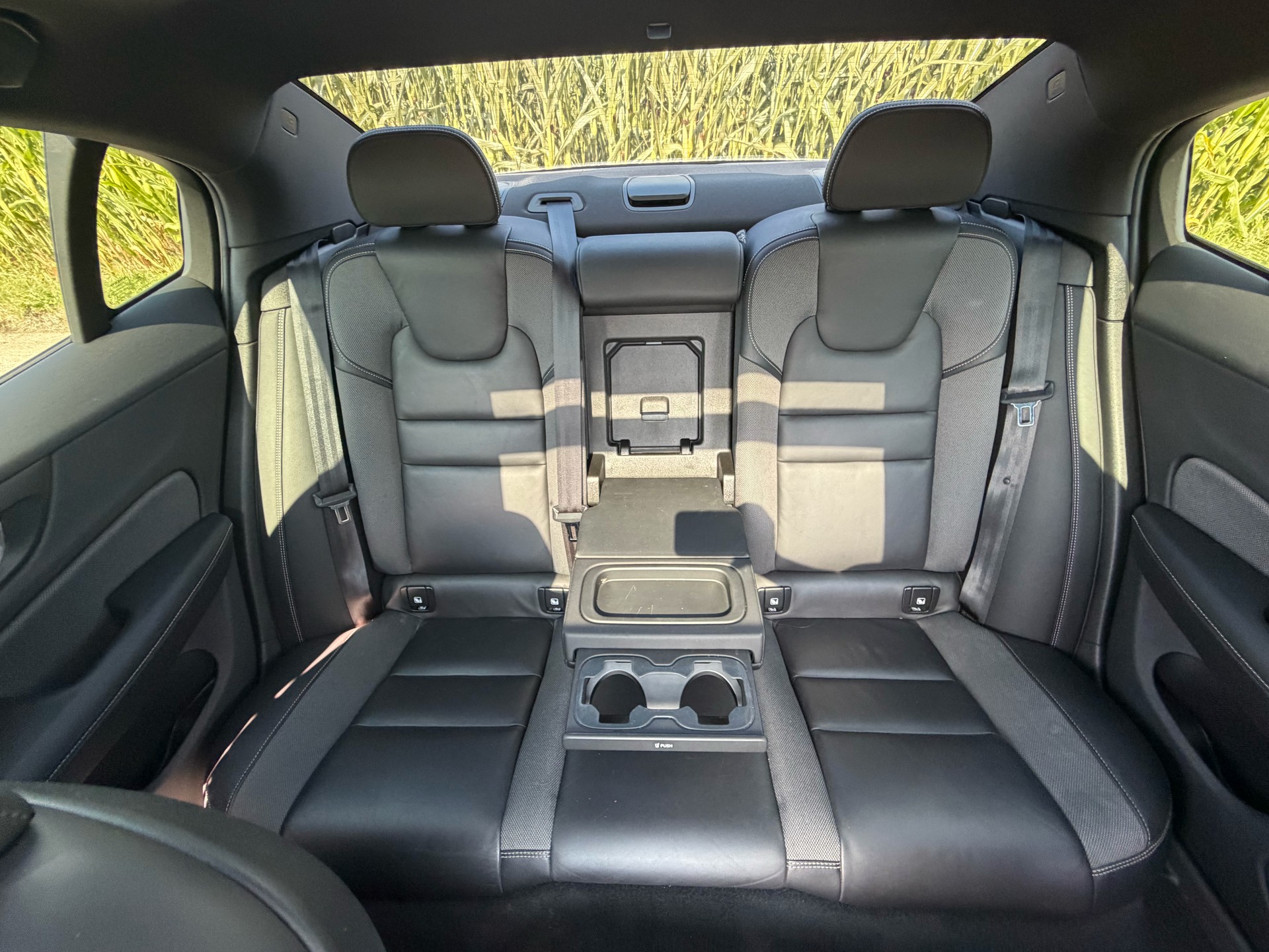 VOLVO 2.0 T5 R-Design-image-9