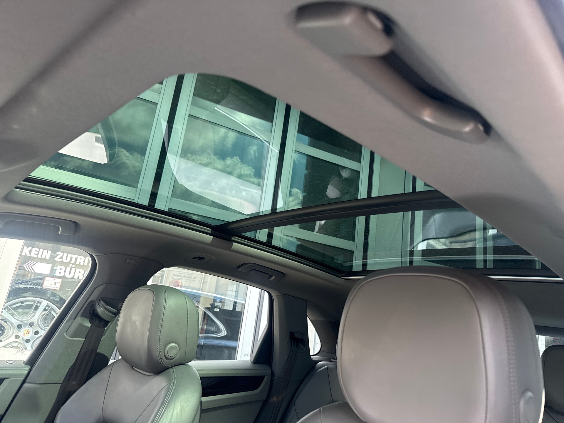 PORSCHE Cayenne-image-12