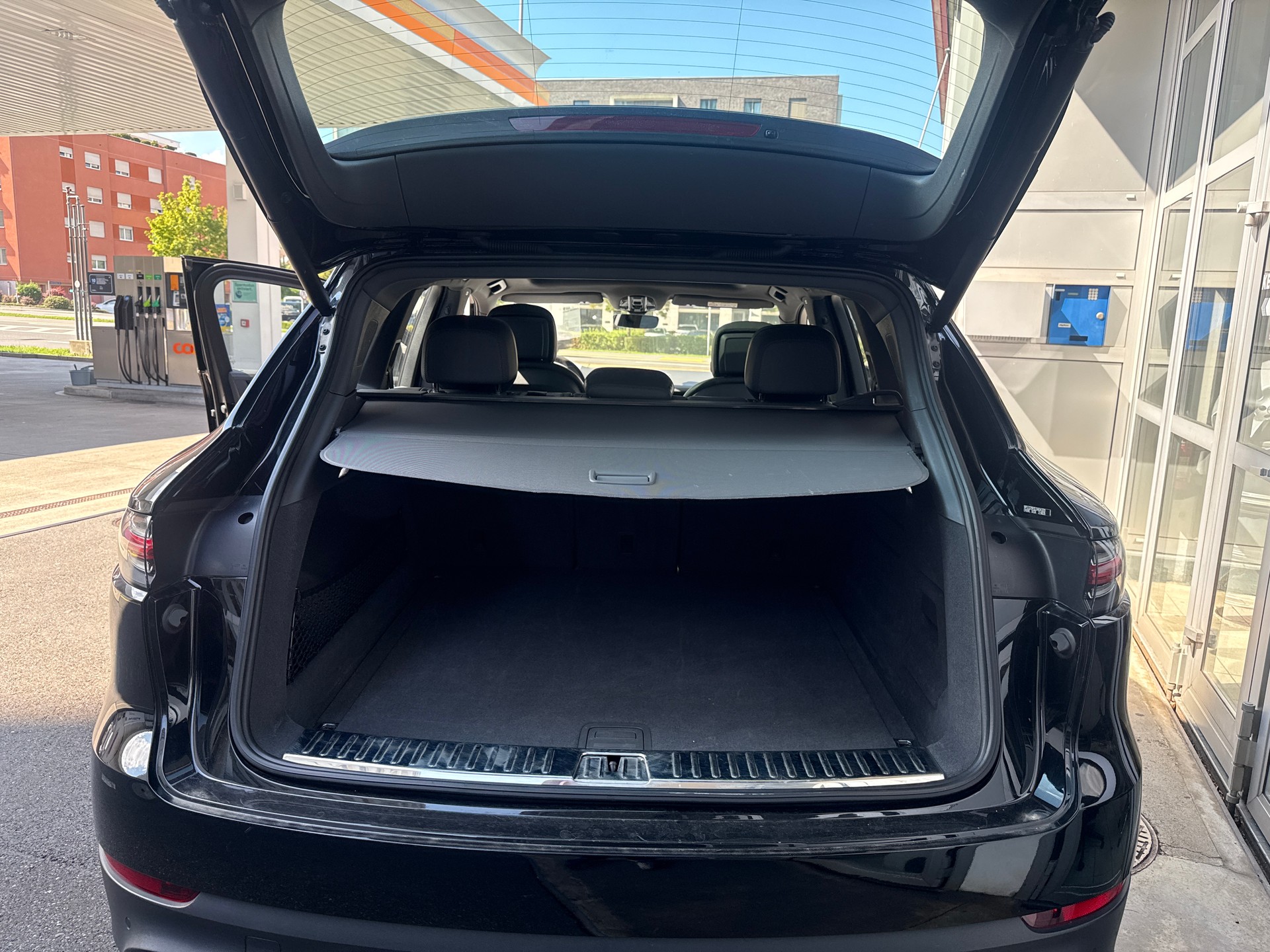 PORSCHE Cayenne-image-6