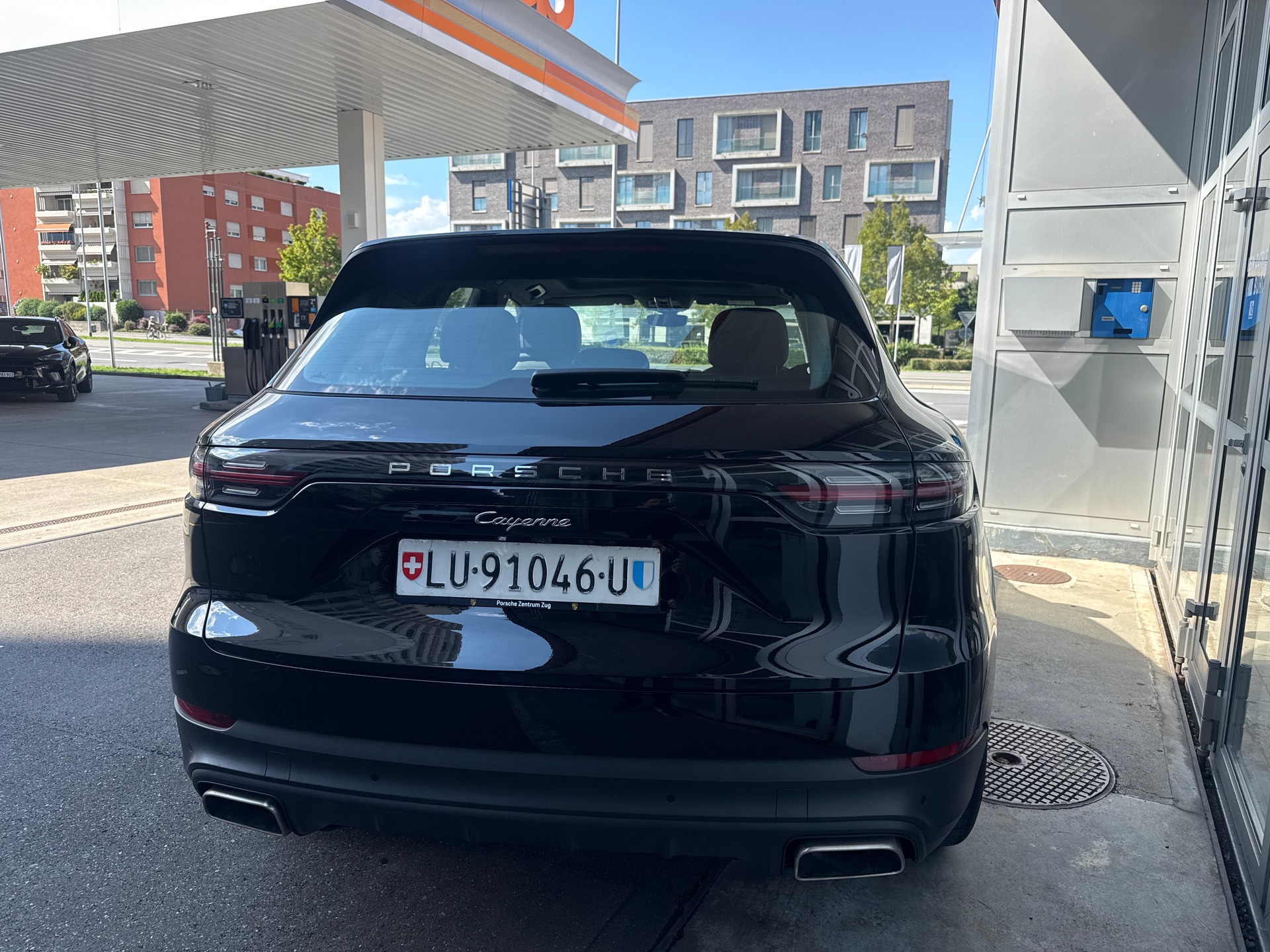 PORSCHE Cayenne-image-3